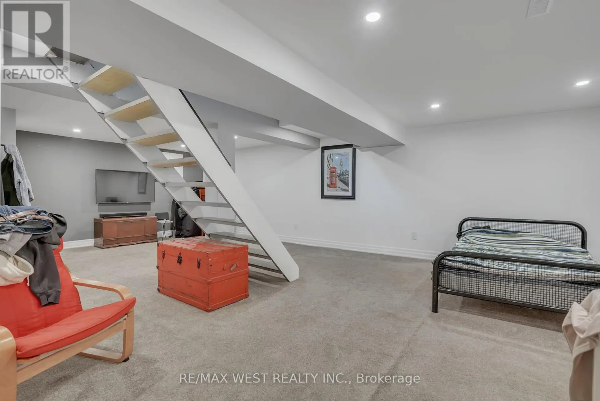 64 HEATHER STREET - Image 8