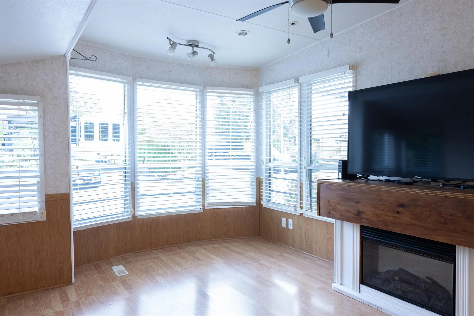 #184 14600 Morris Valley Road - Image 6