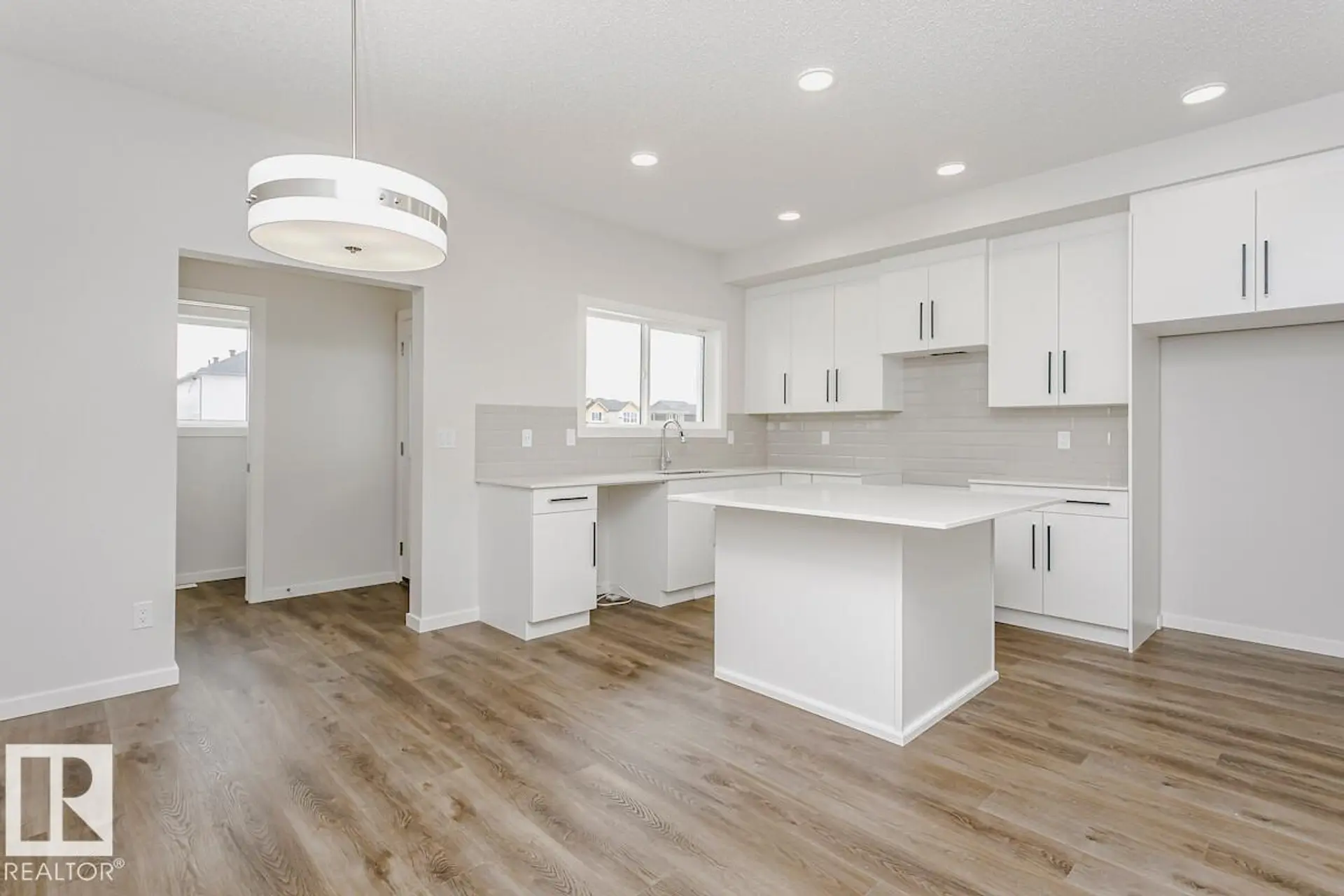 18109 73A ST NW - Image 4