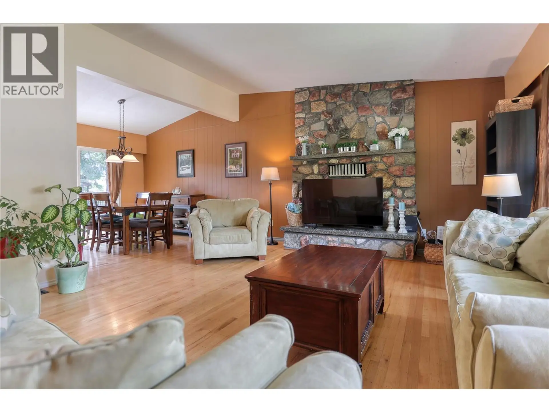 Property at 729 Lynnwood Crescent, Castlegar, BC