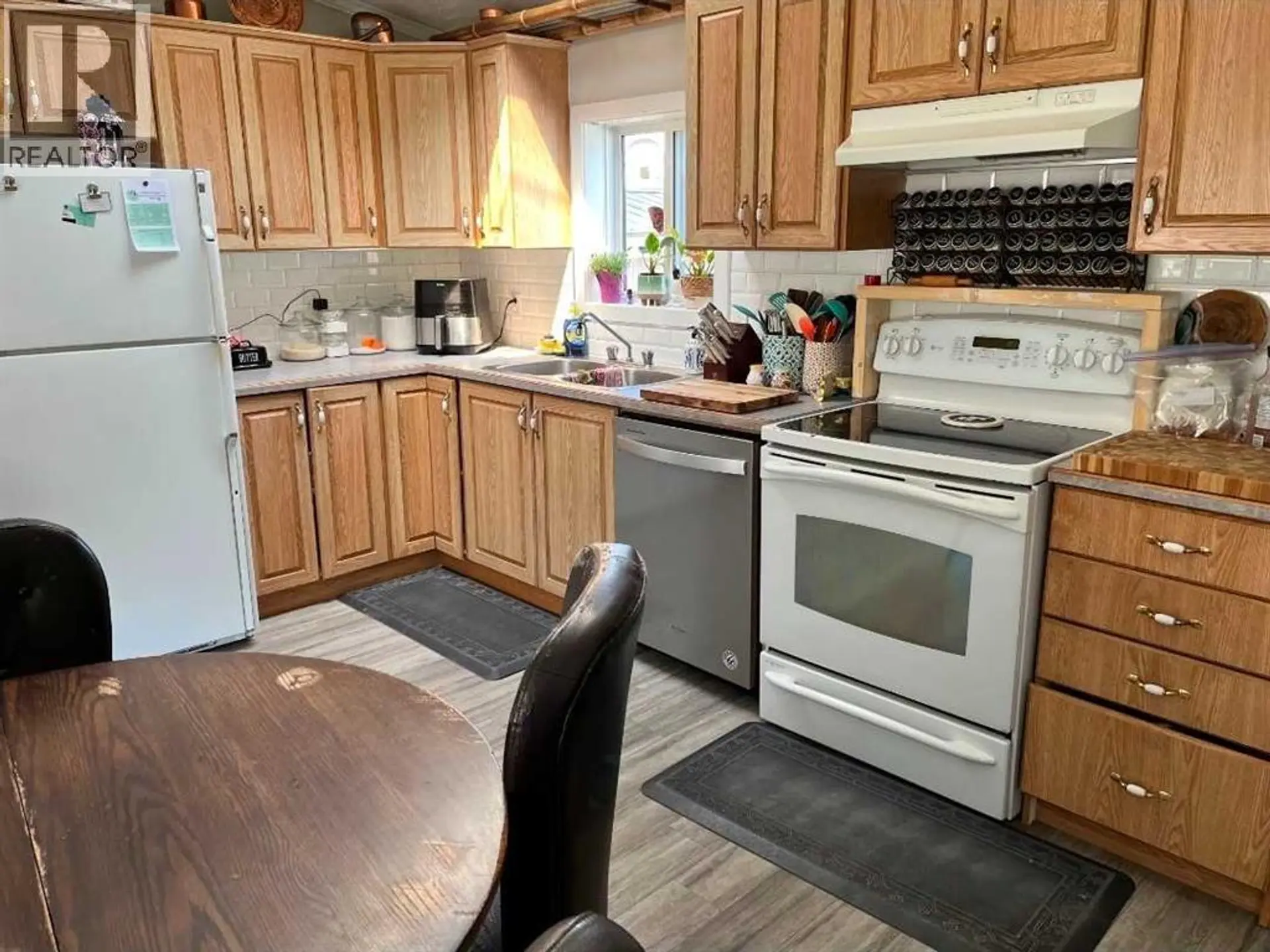 33, 6101 20th Avenue - Image 15
