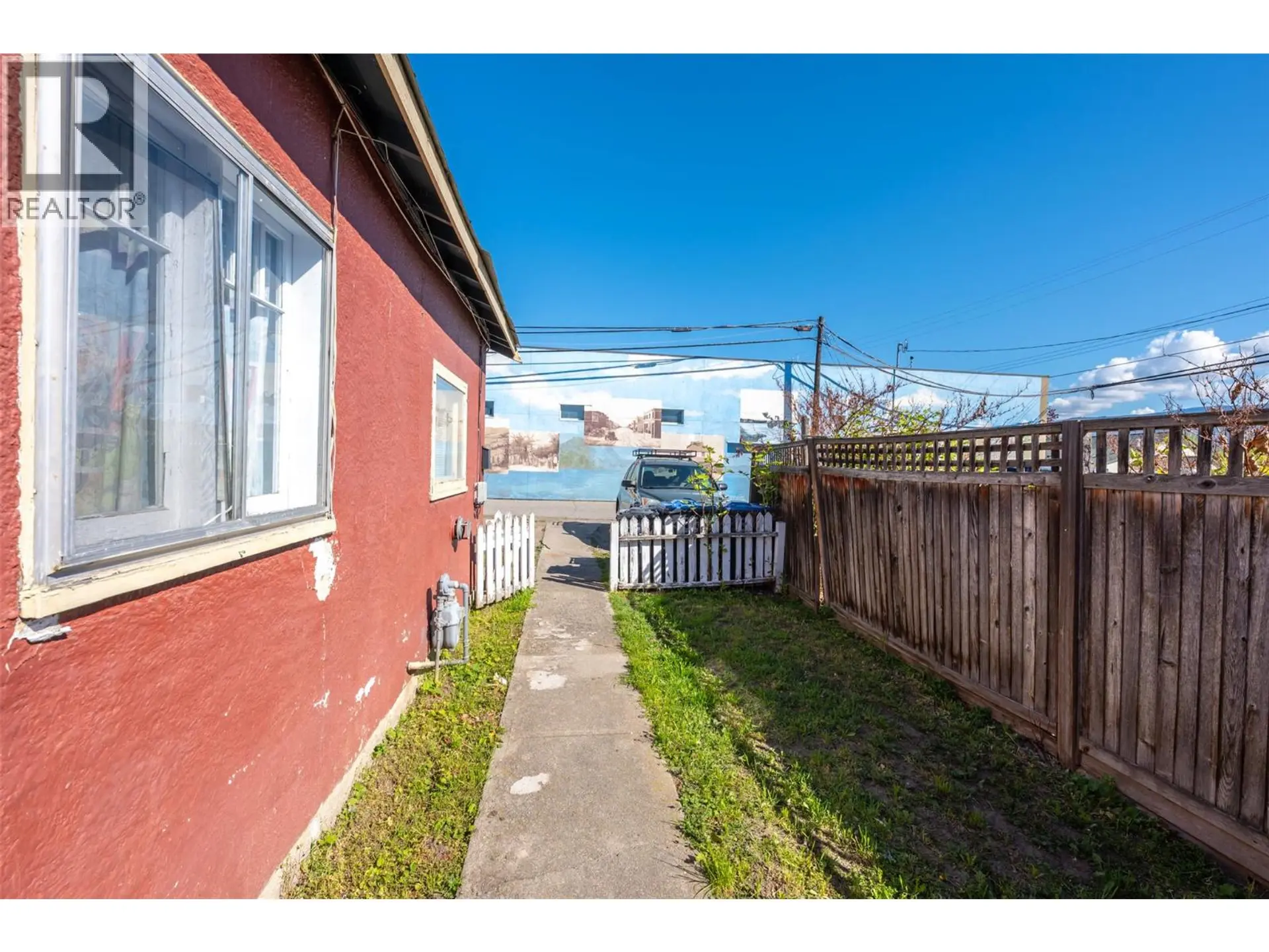 329 Nanaimo Avenue W - Image 8