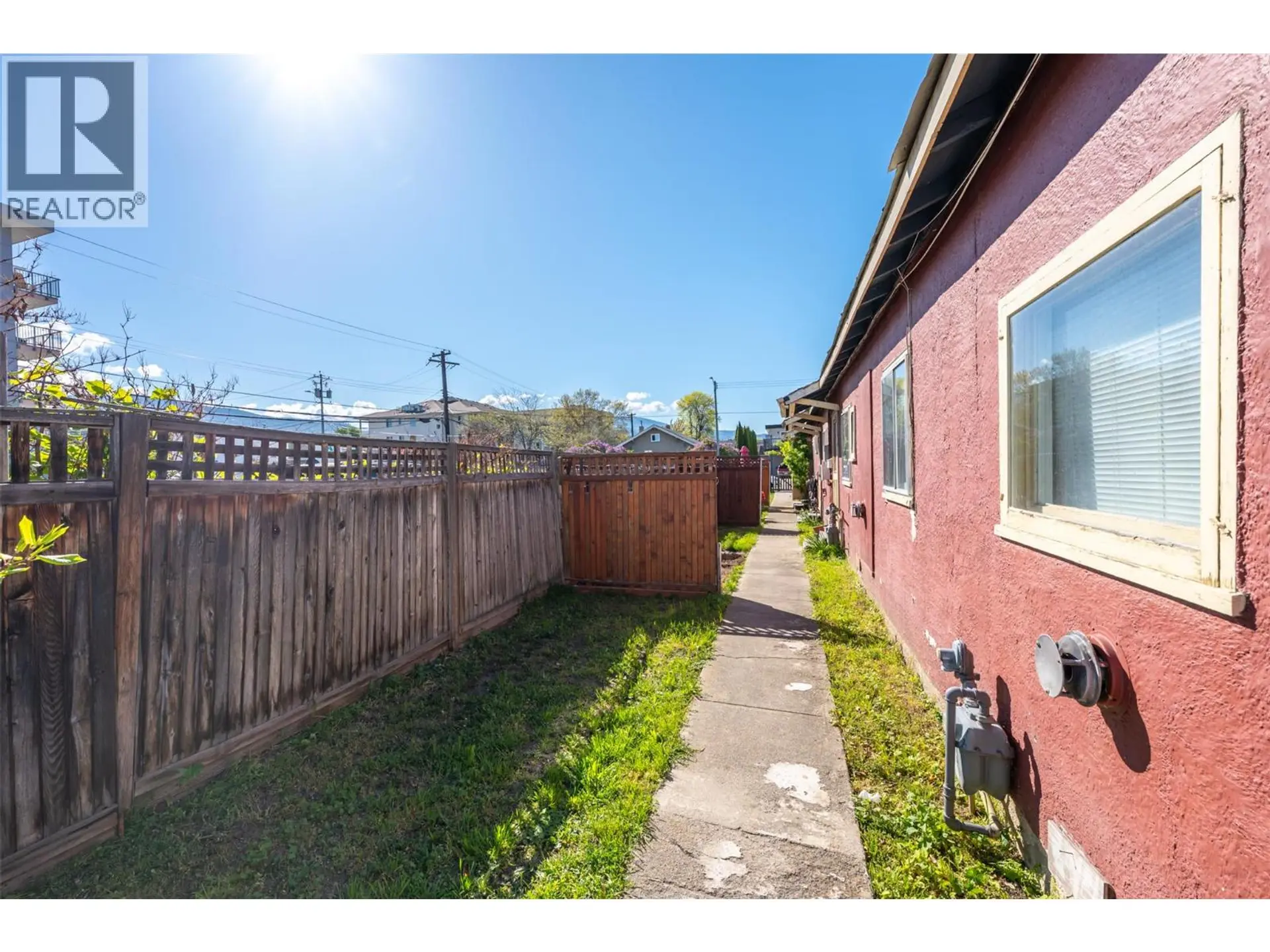 329 Nanaimo Avenue W - Image 9