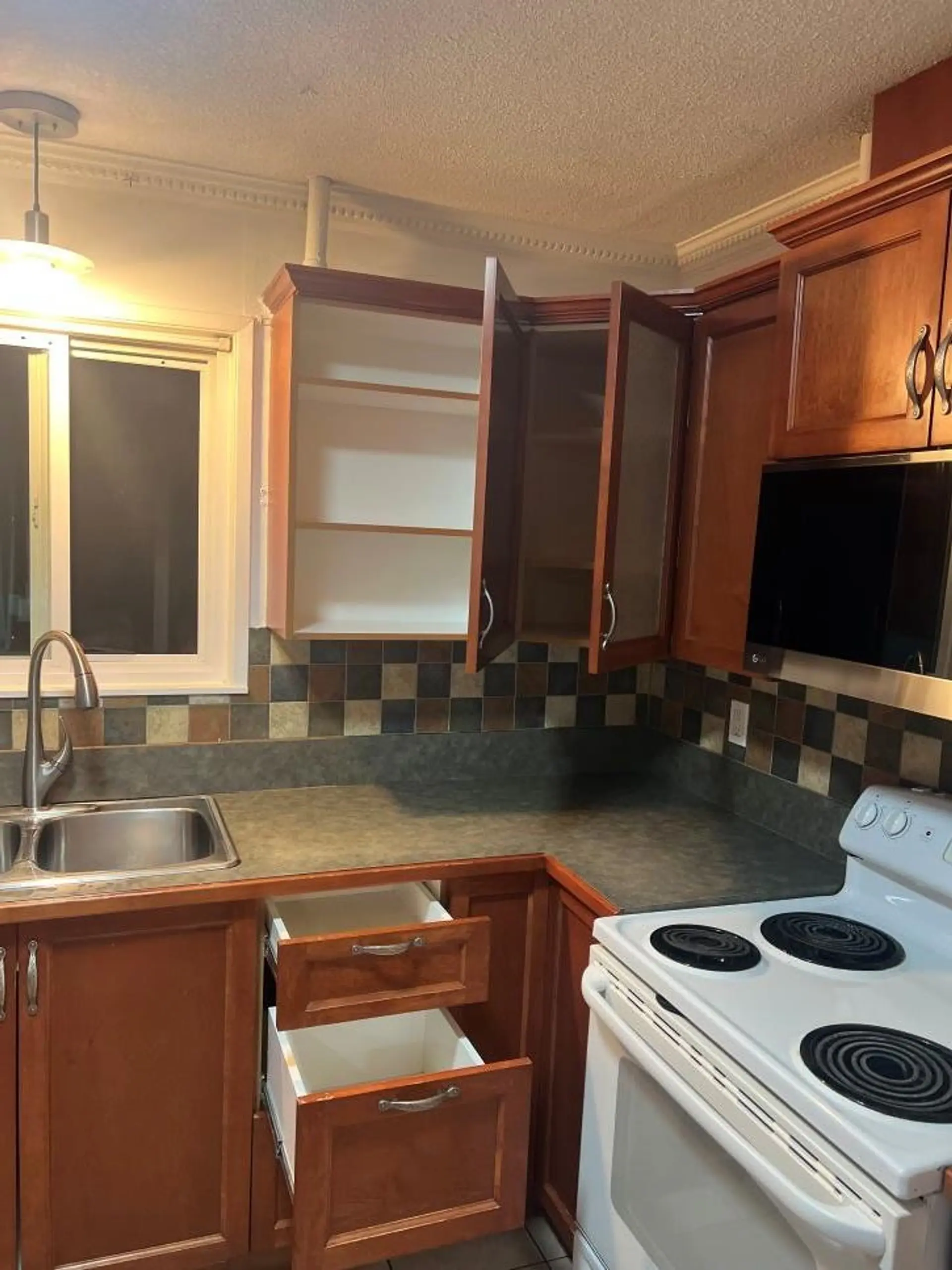 4815 201 Street - Image 12