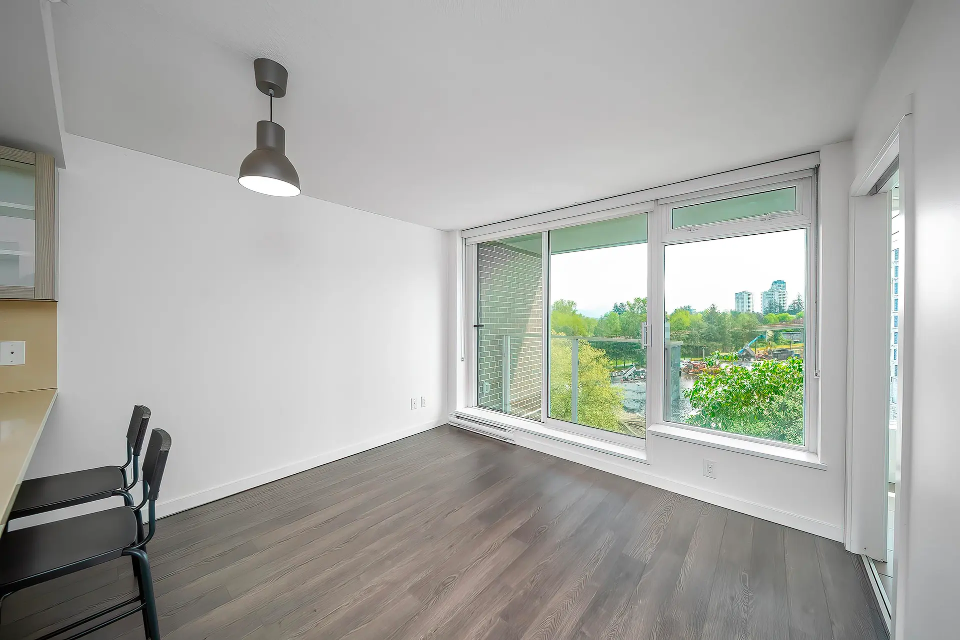 #915 5665 Boundary Road - Image 6