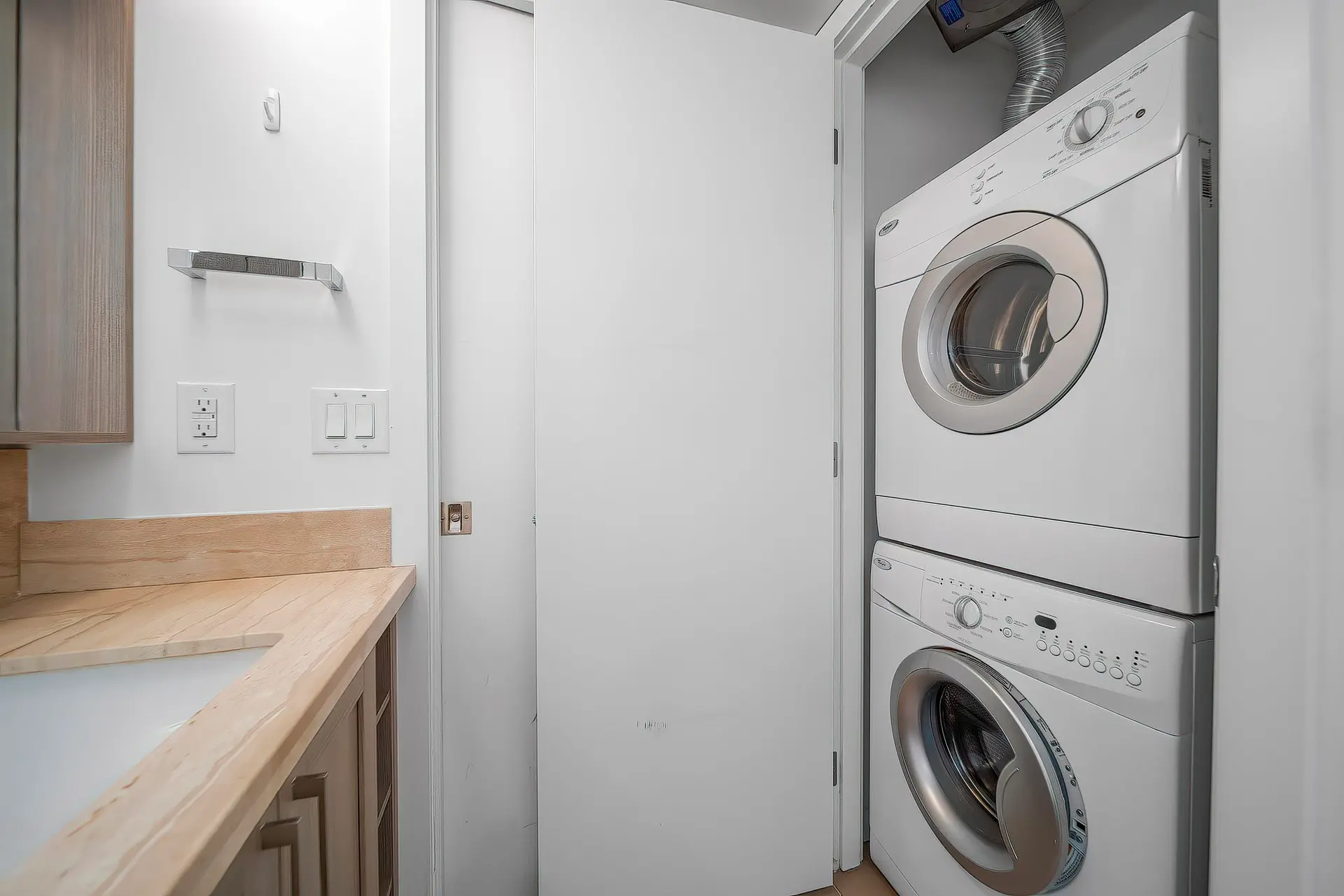 #915 5665 Boundary Road - Image 12