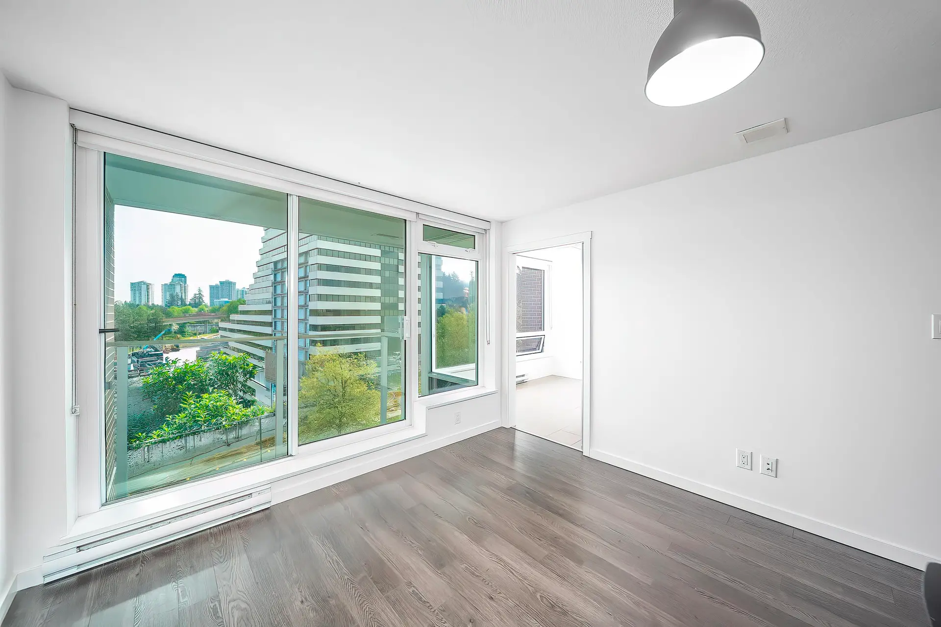 #915 5665 Boundary Road - Image 7