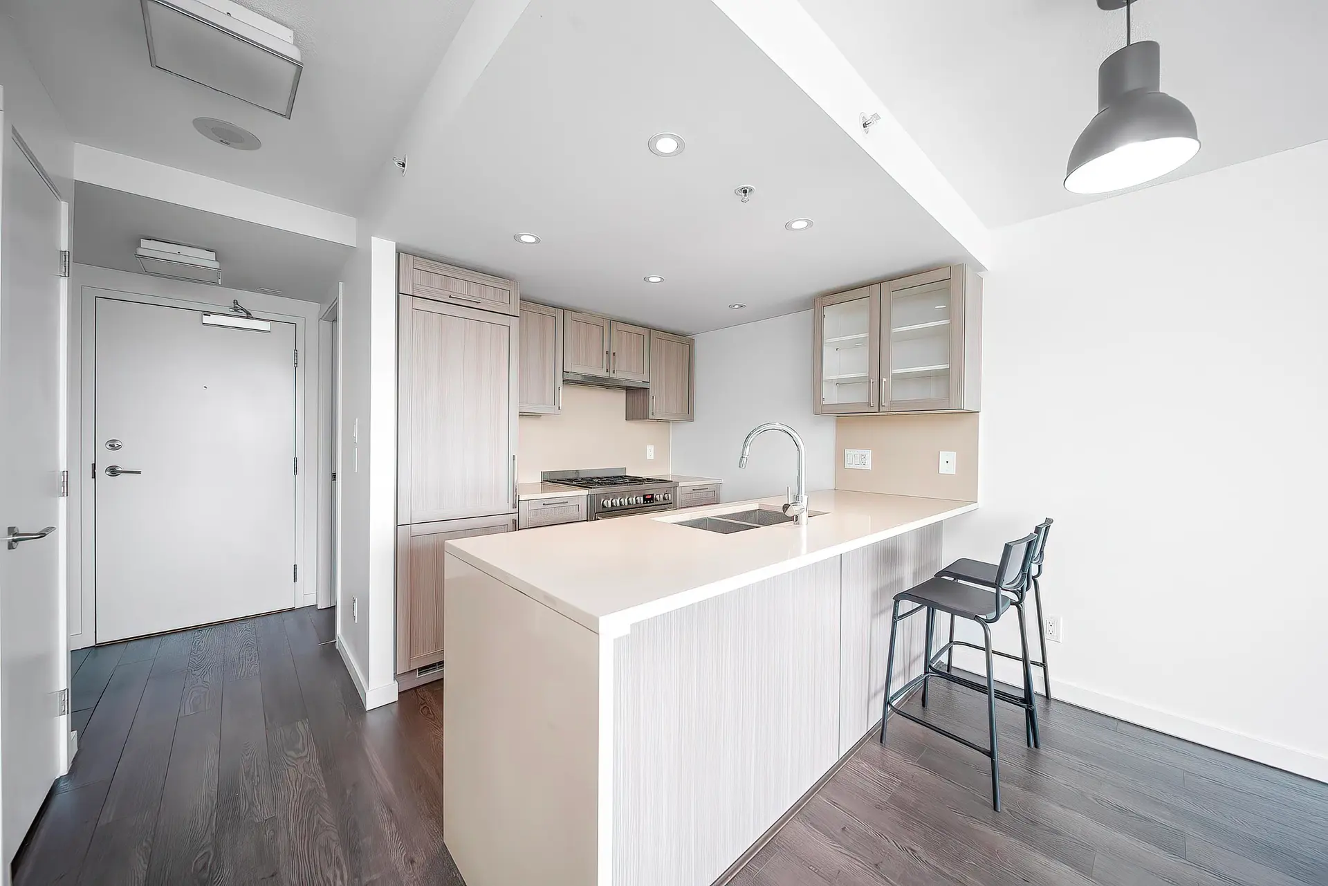 #915 5665 Boundary Road - Image 3
