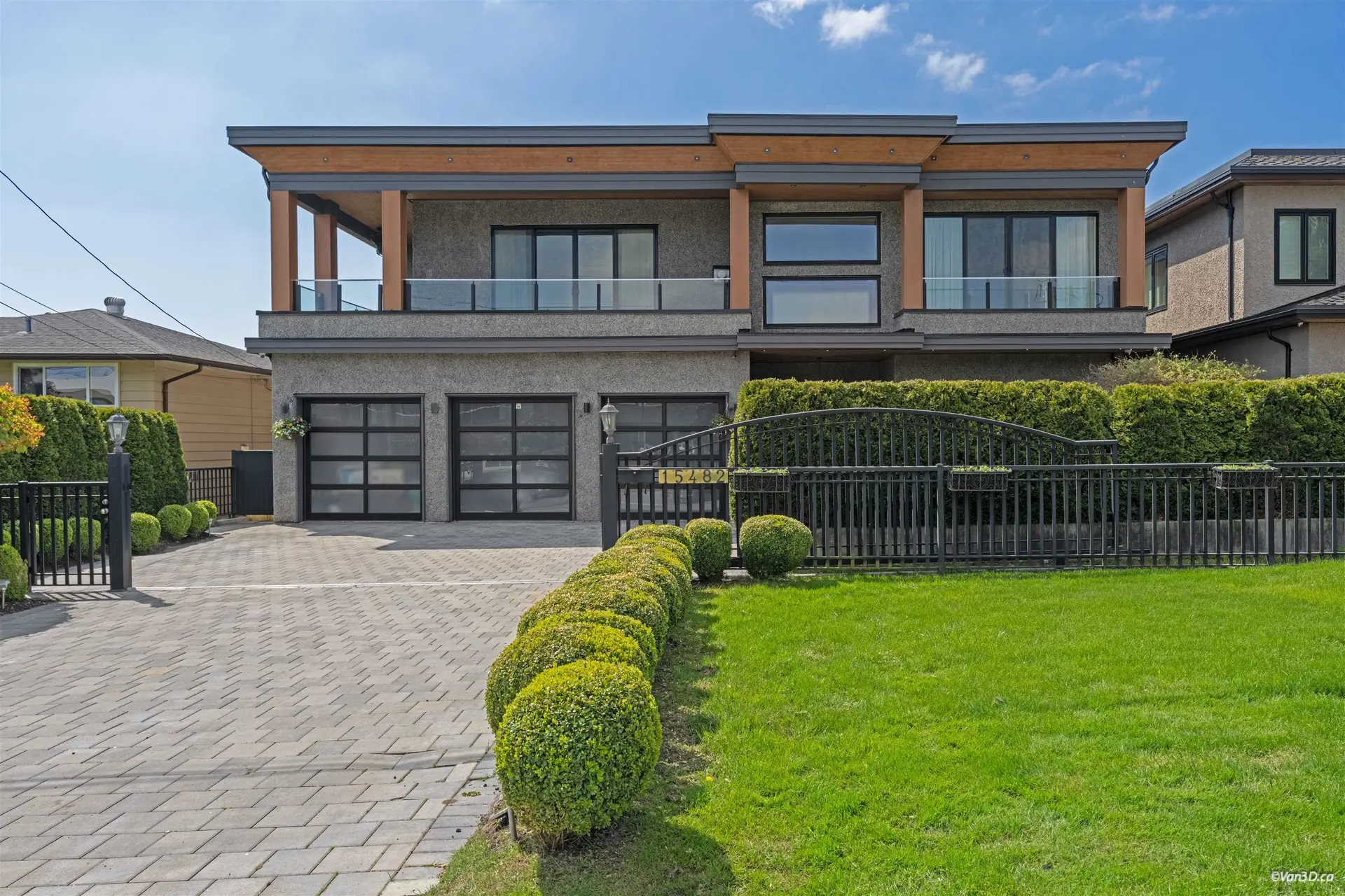 Property at 15482 Pacific Avenue, White Rock, BC