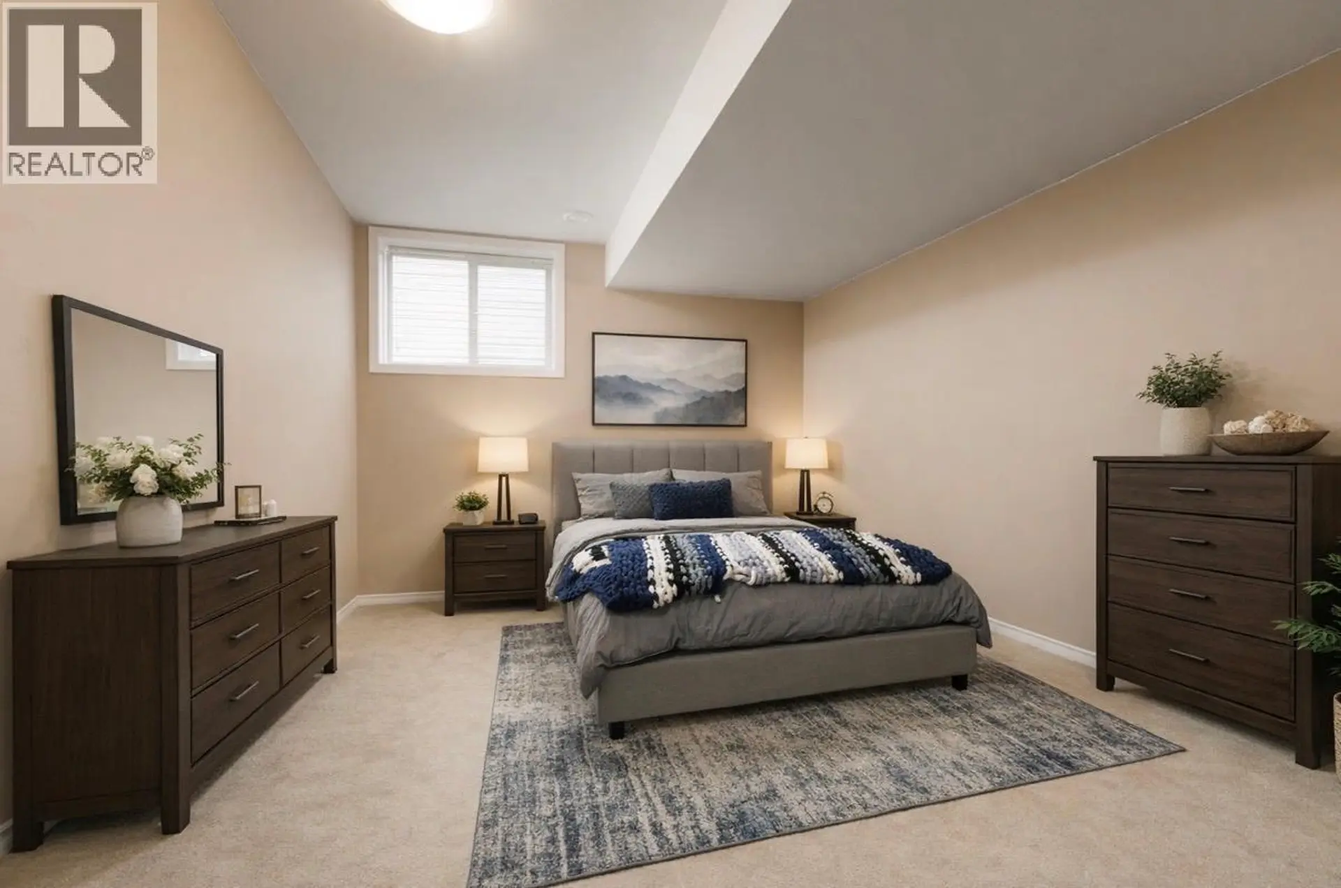 #6 3512 Ridge Boulevard - Image 4