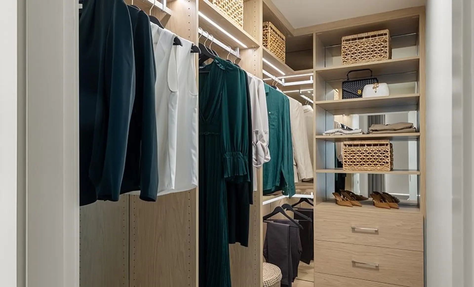 #1111 6138 Birney Avenue - Image 8