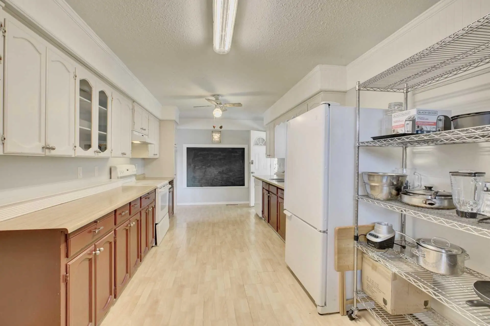 8505 Howard Crescent - Image 7