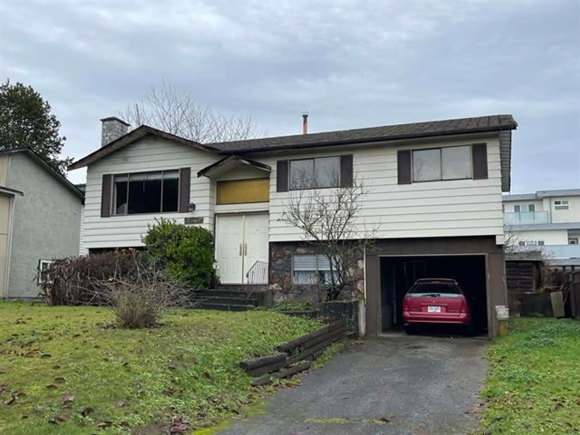 Property at 8868 Roslin Place, Surrey, BC