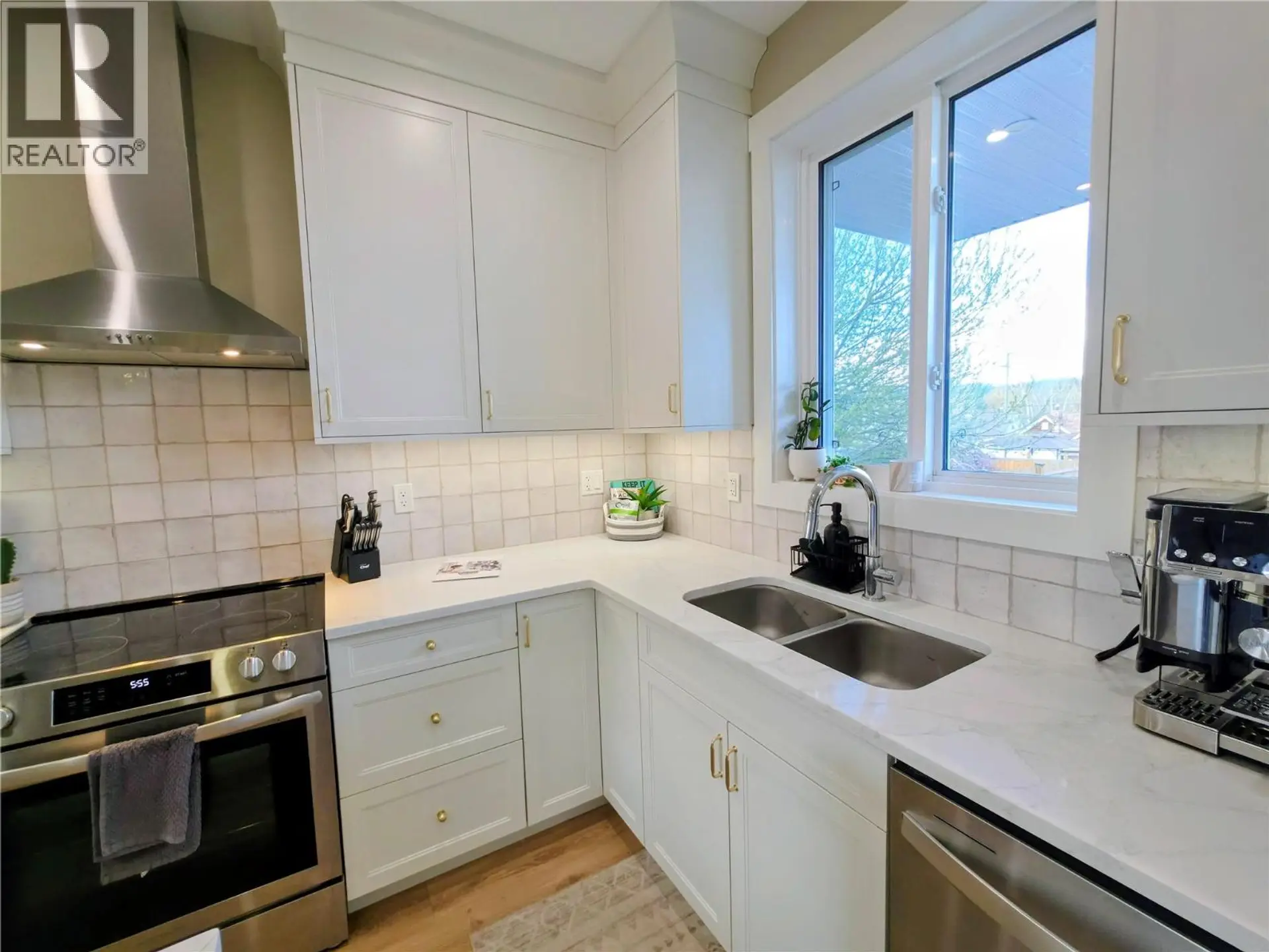#A & C 126 13th Avenue S - Image 9