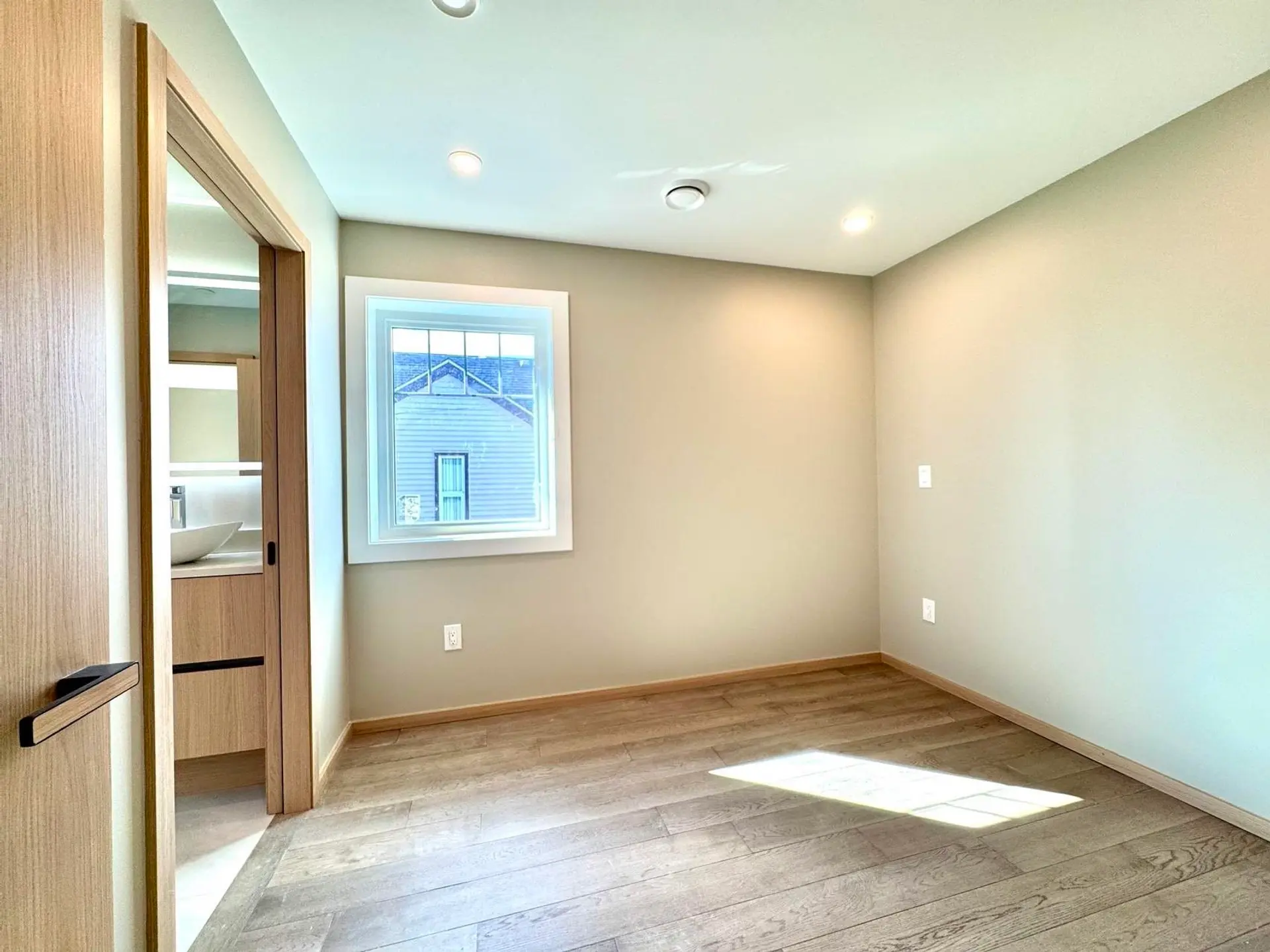 5216 Rupert Street - Image 7