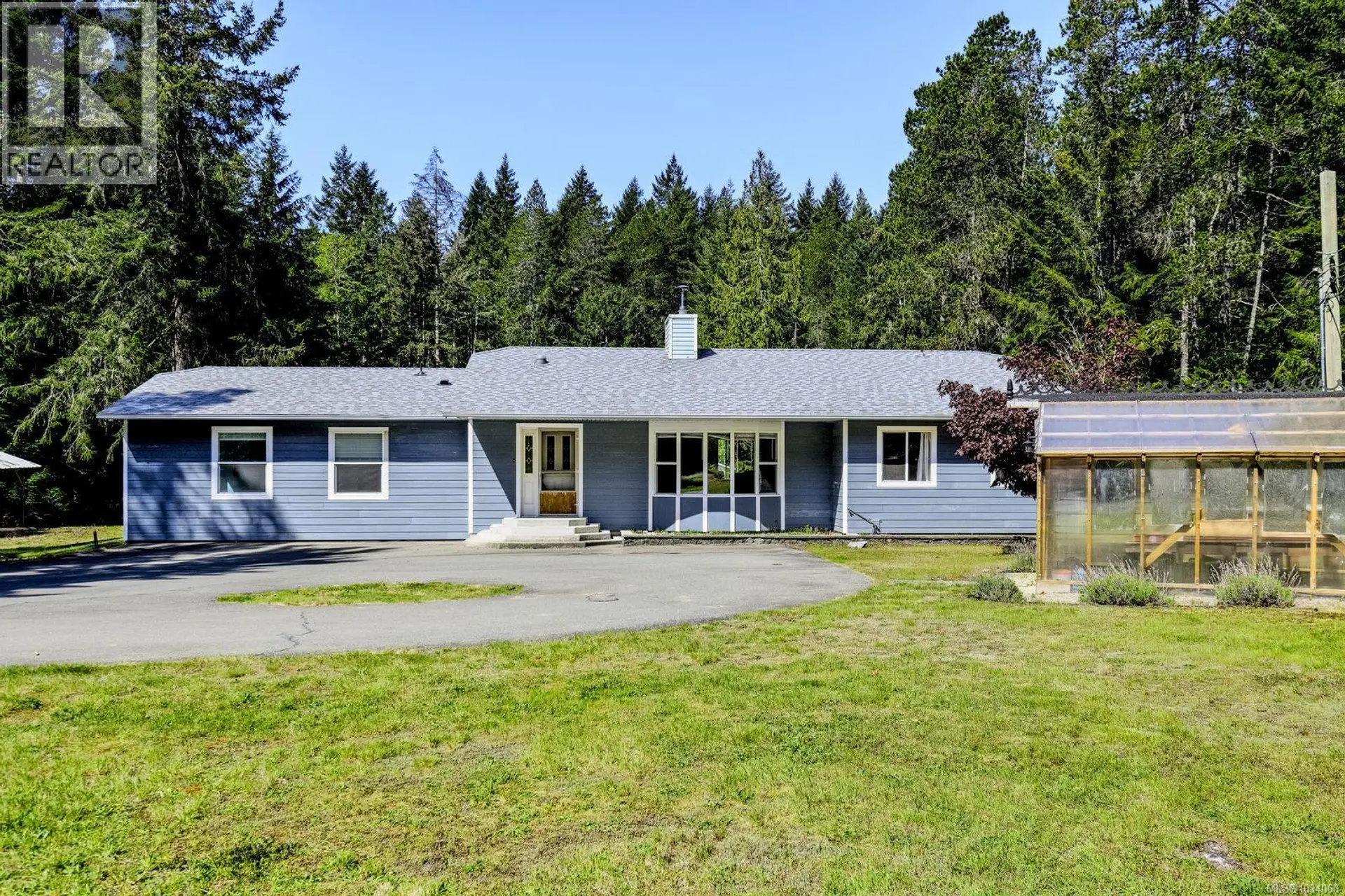 Property at 520 Corcan Rd, Qualicum Beach, BC