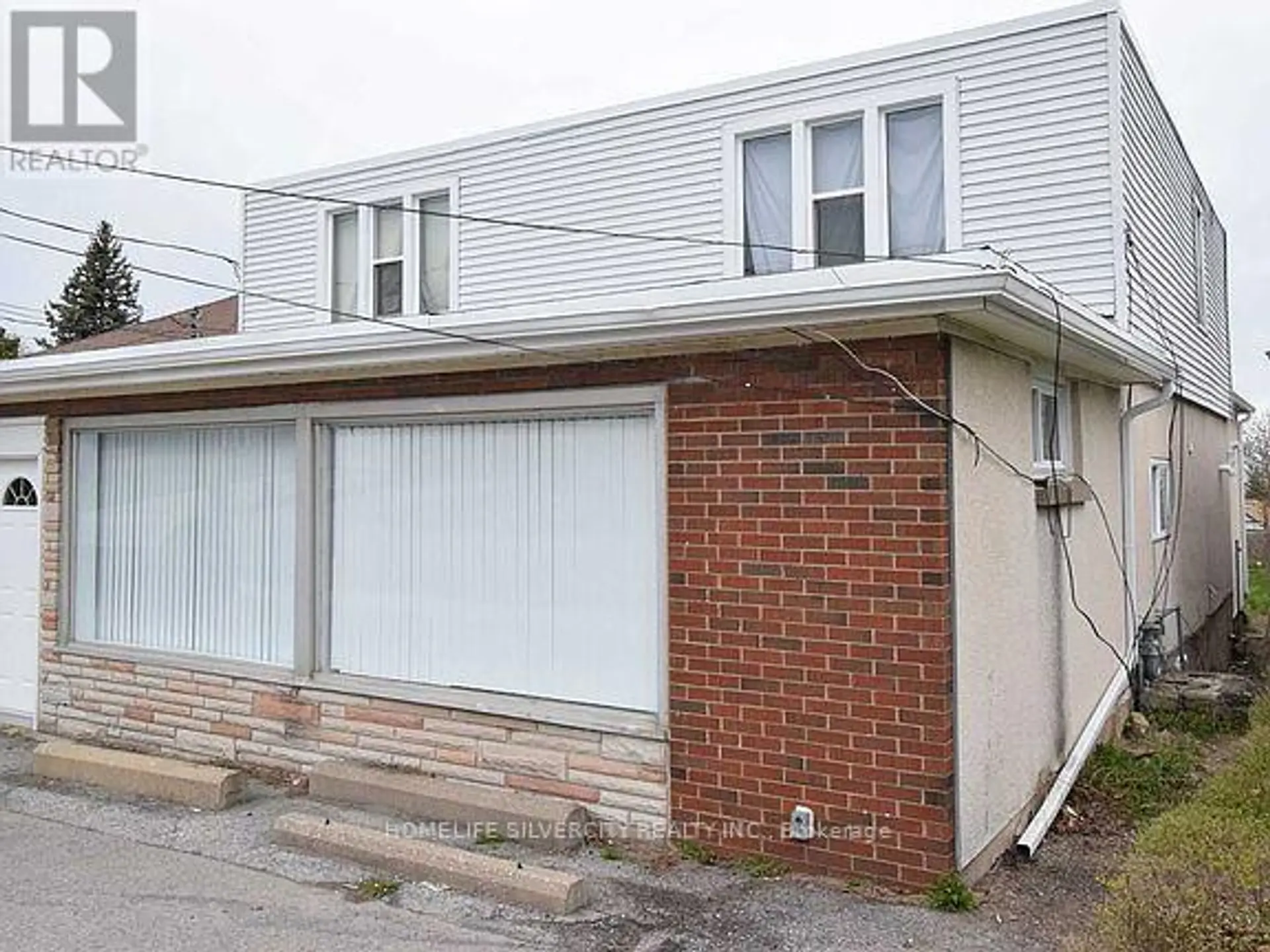 106 TOWNLINE ROAD W - Image 1