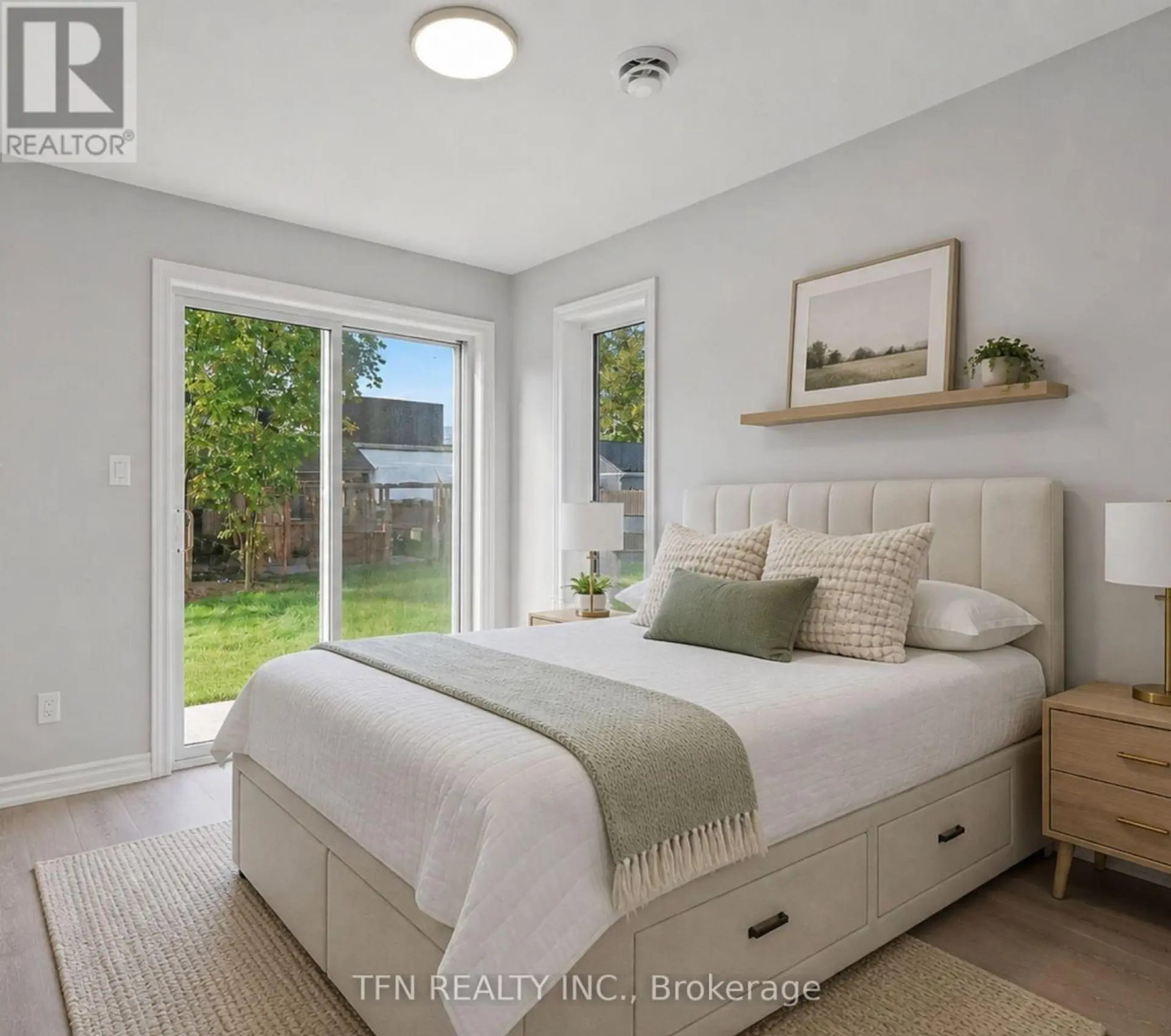 39 SUPERIOR STREET E - Image 4