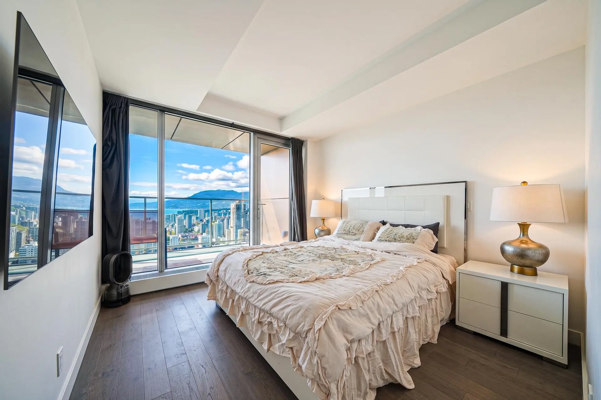 #4105 1480 Howe Street - Image 6