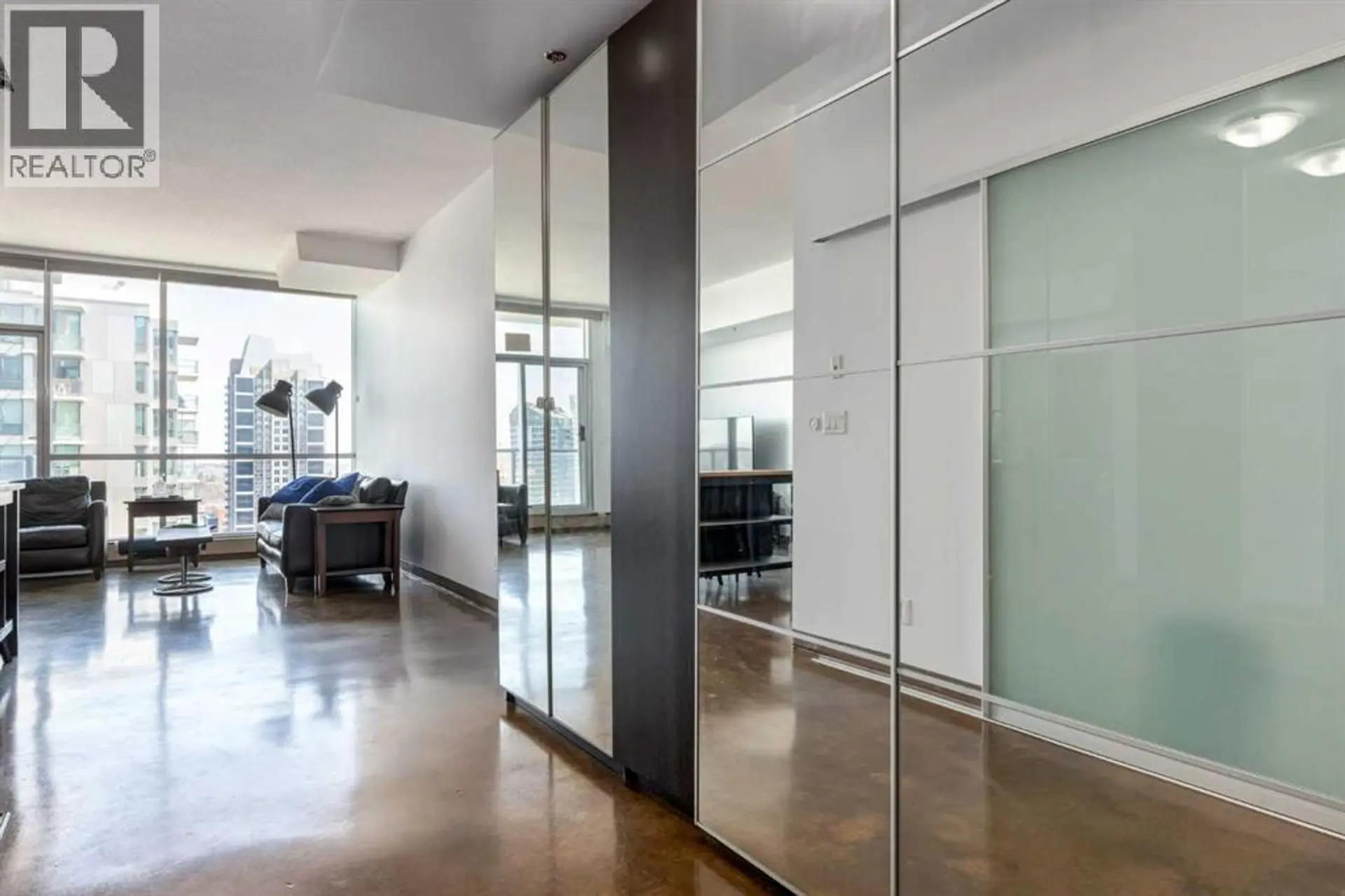 #2010 135 13 Avenue SW - Image 4