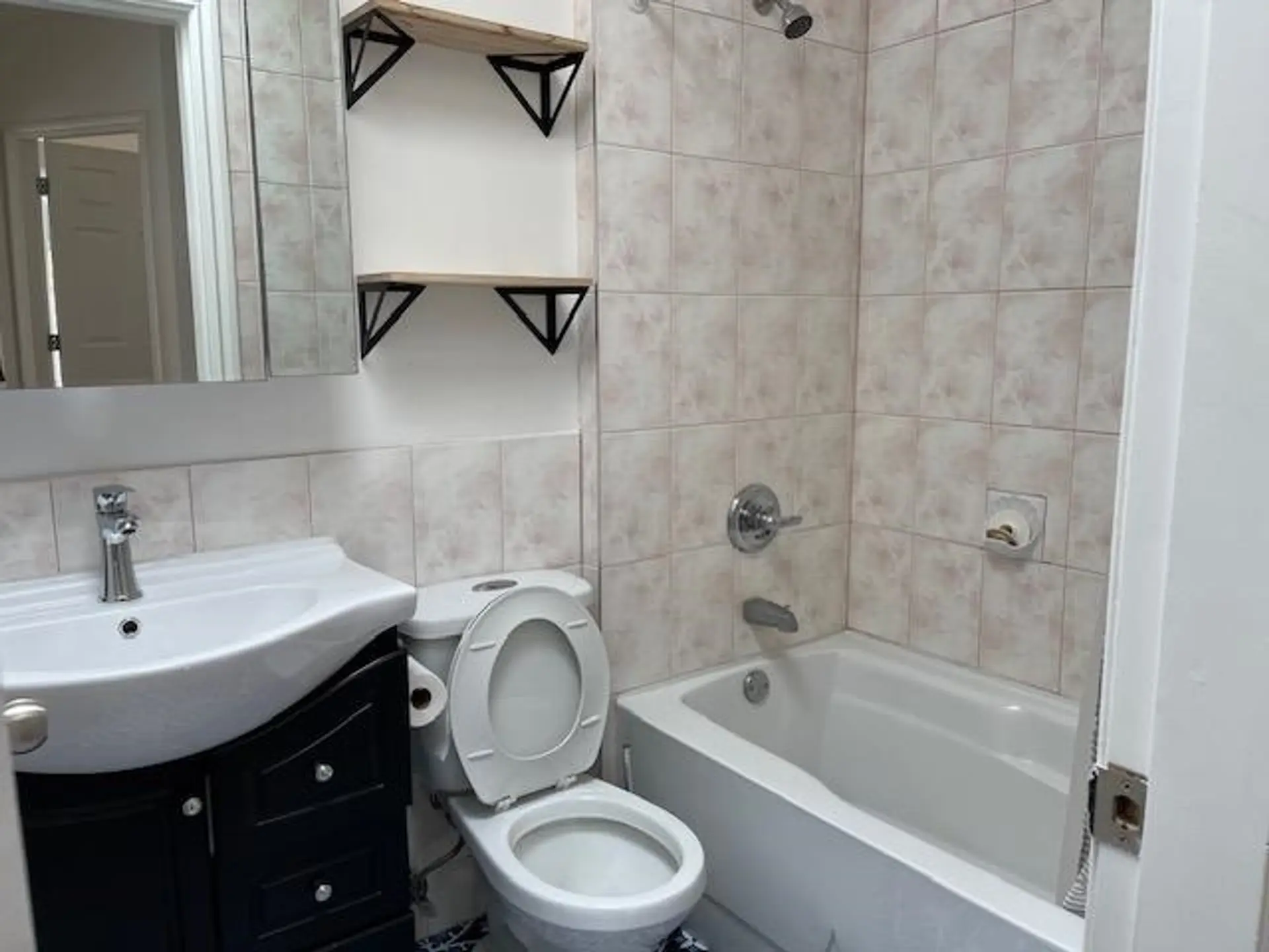 #202 2817 Clark Drive - Image 4