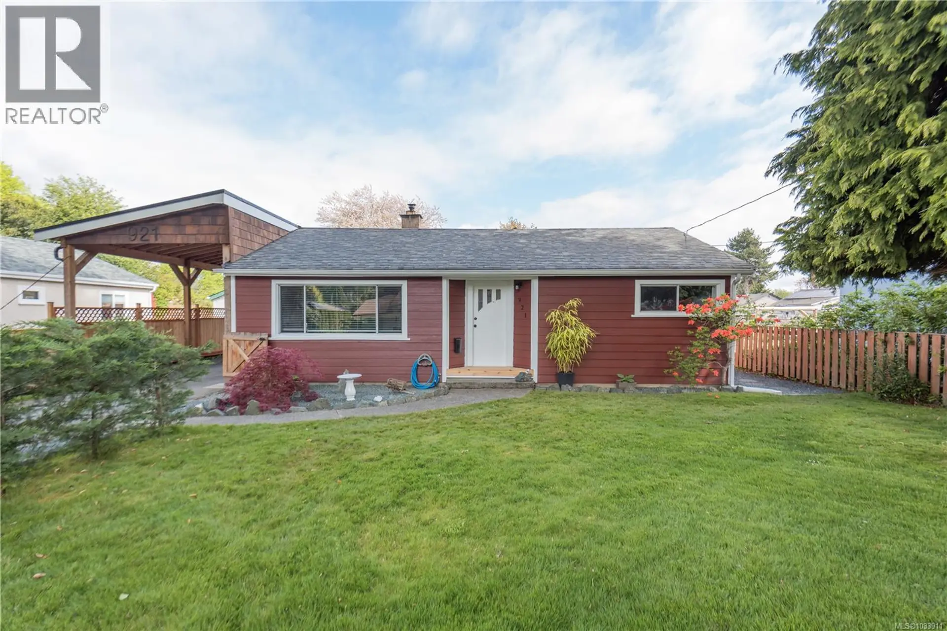 Property at 921 Wharncliffe Rd, Duncan, BC