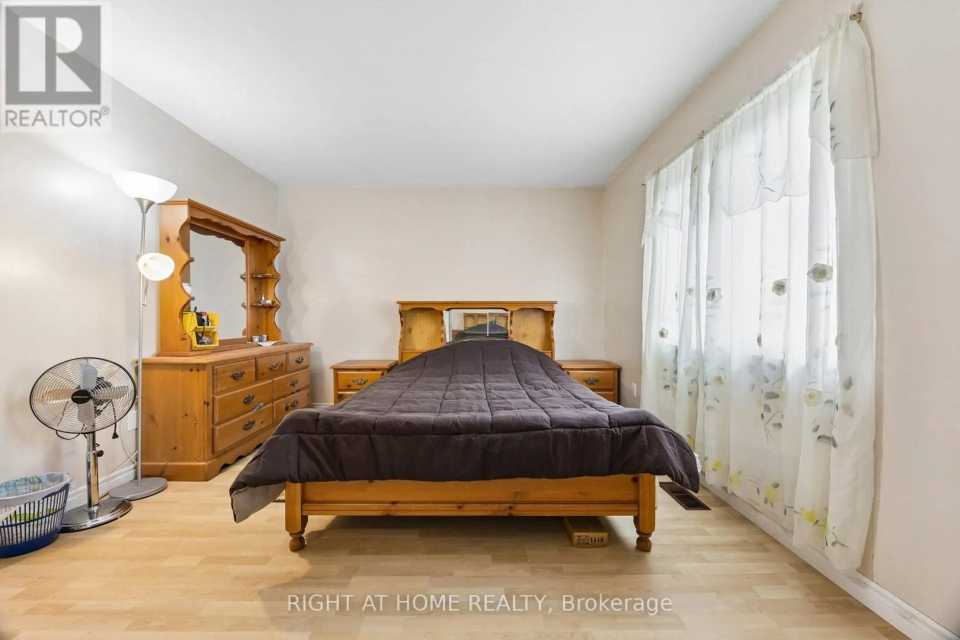 #5 2002 MARTIN GROVE ROAD - Image 15