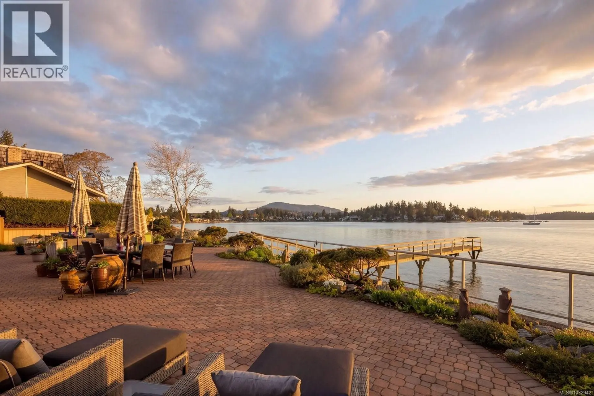 Property at 2450 Whidby Lane, Sidney, BC
