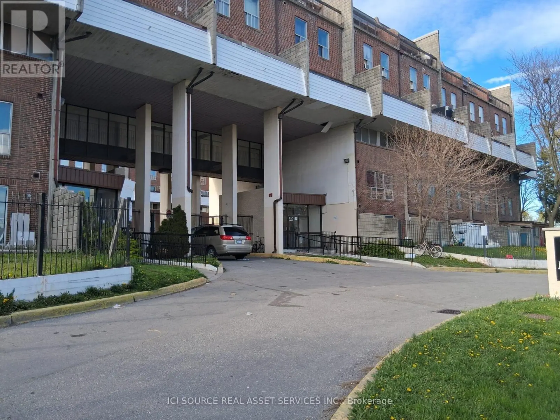 #148 10 EDDYSTONE AVENUE - Image 4