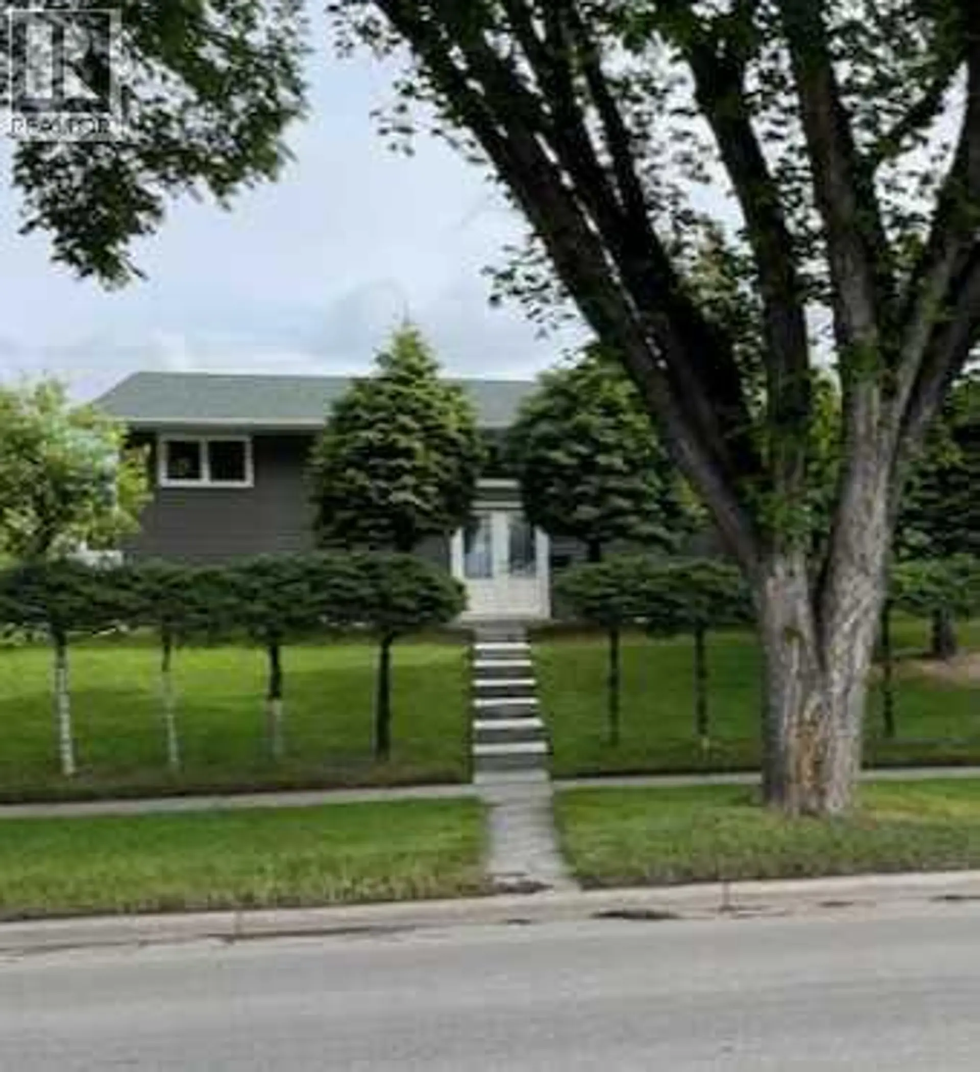 4928 40 Avenue NW - Image 1