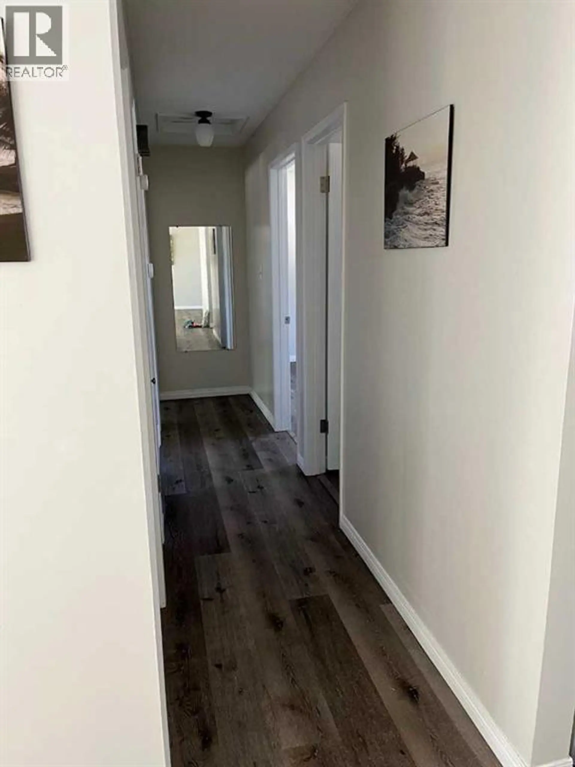 4928 40 Avenue NW - Image 10