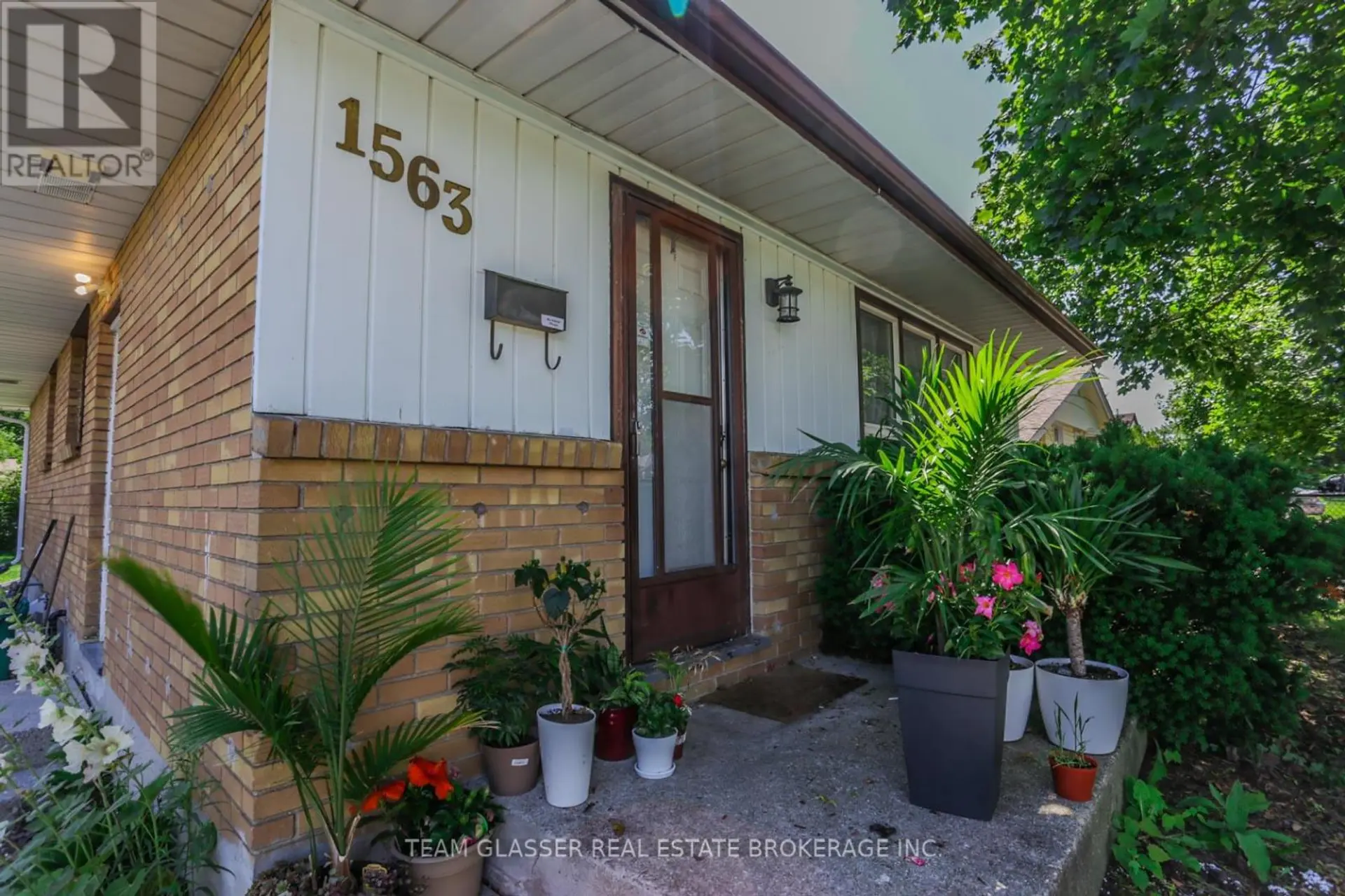 1563 DALE STREET - Image 3