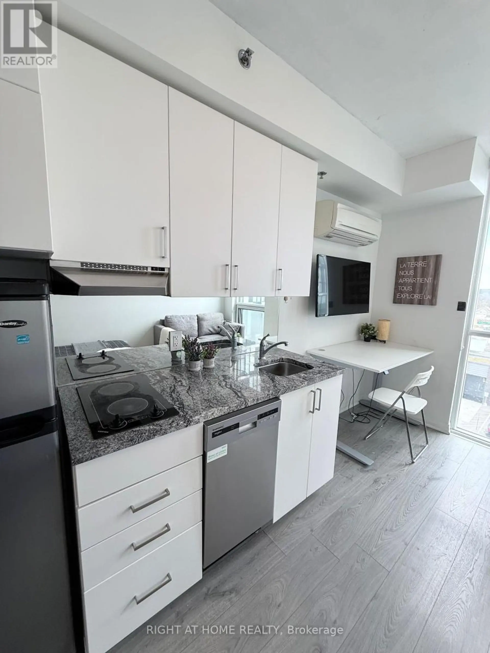 #441 1900 SIMCOE STREET N - Image 3
