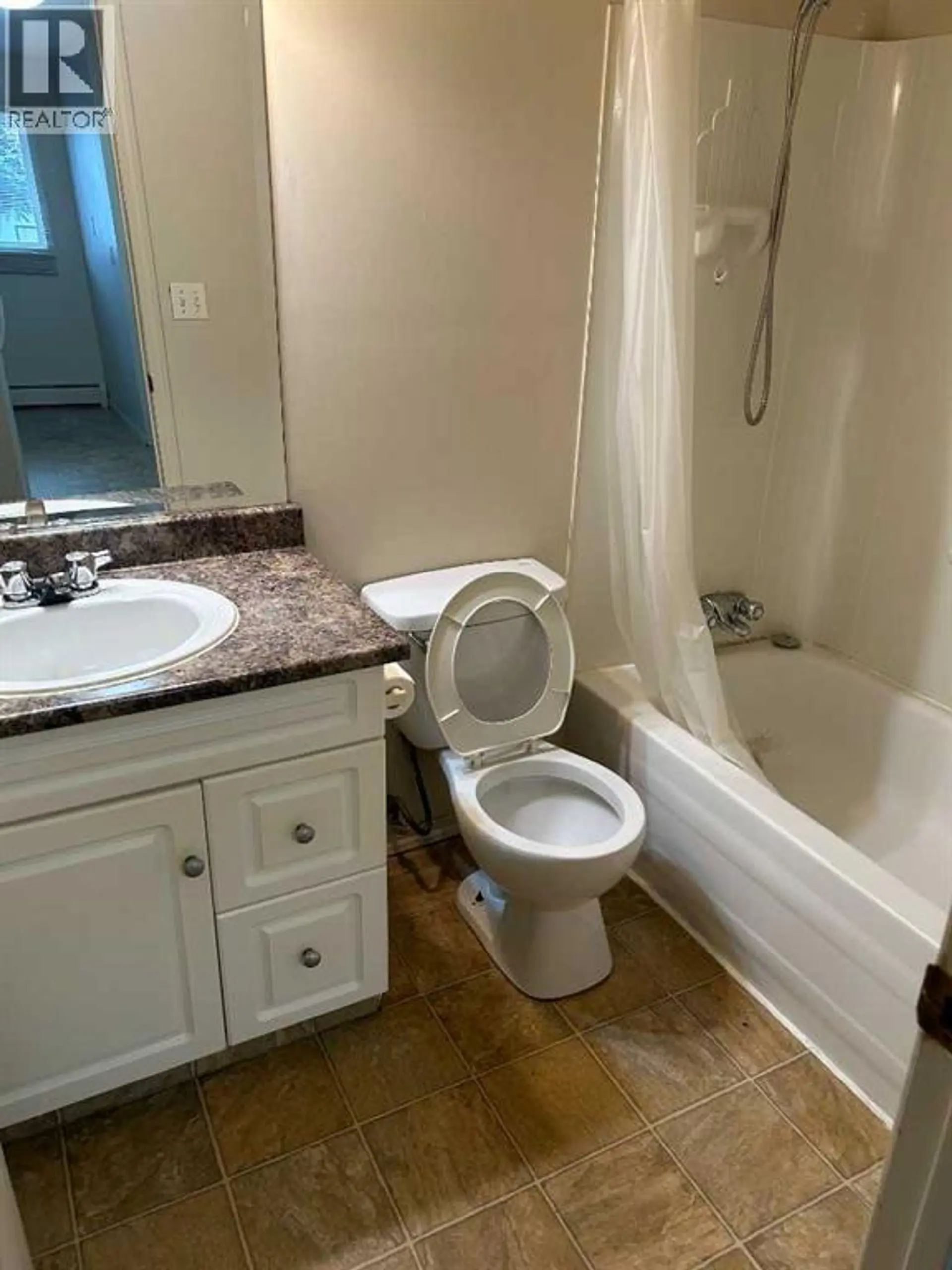 3832 47 Street - Image 12