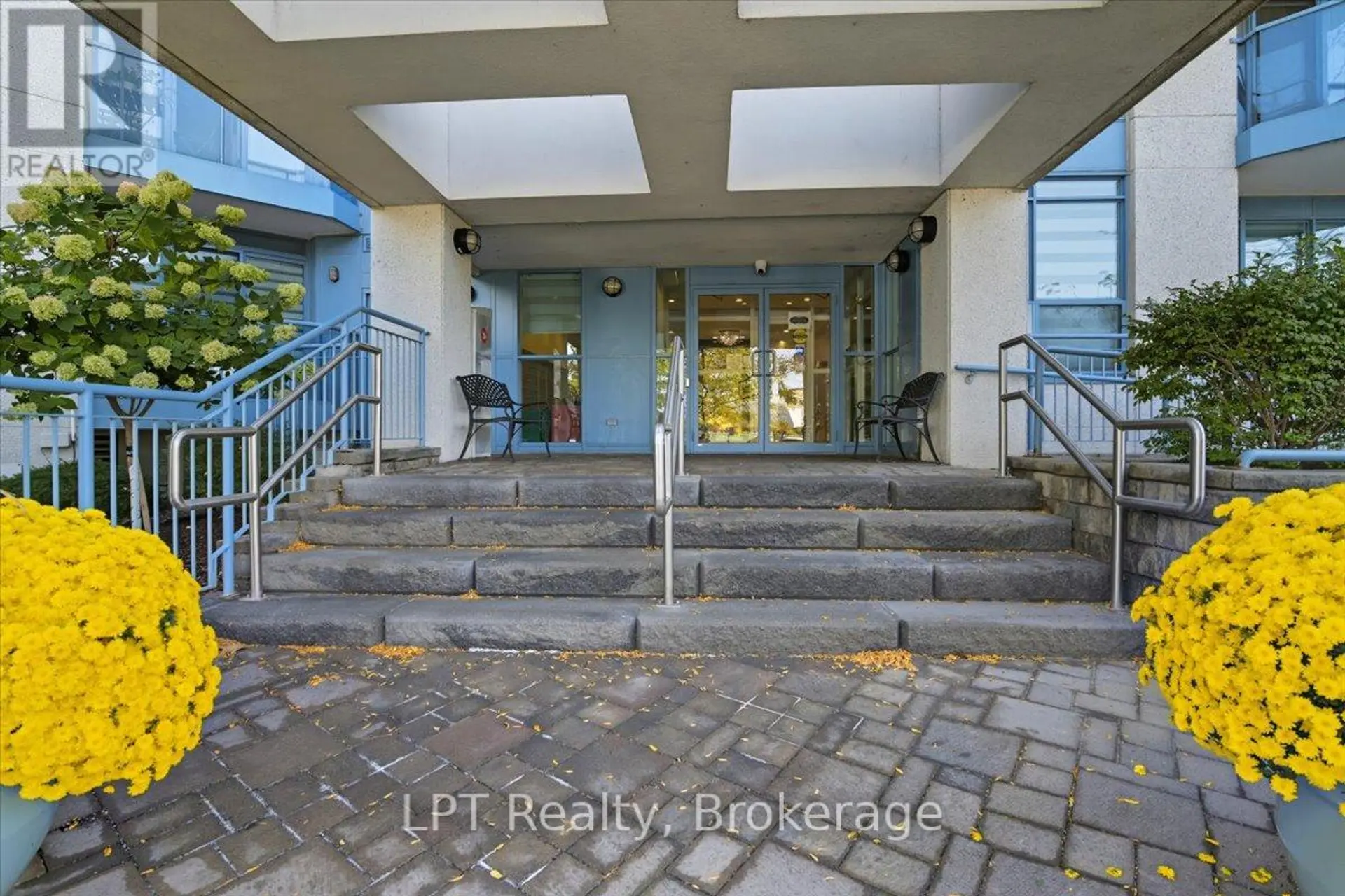 #815 340 WATSON STREET W - Image 3