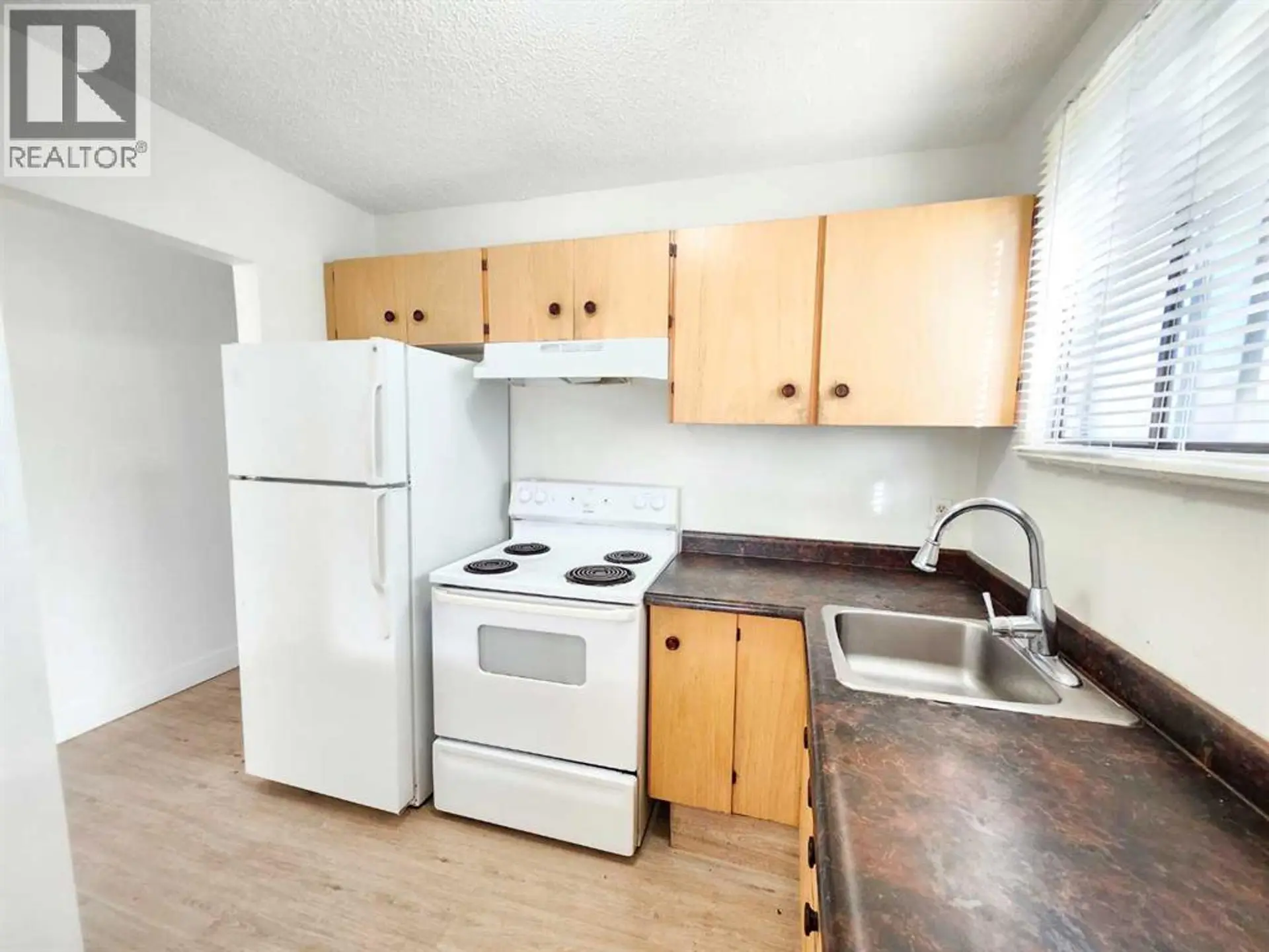423 3 Avenue NE - Image 6