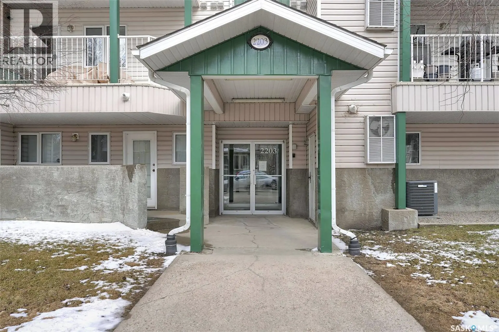 #208 2203 Angus STREET - Image 3