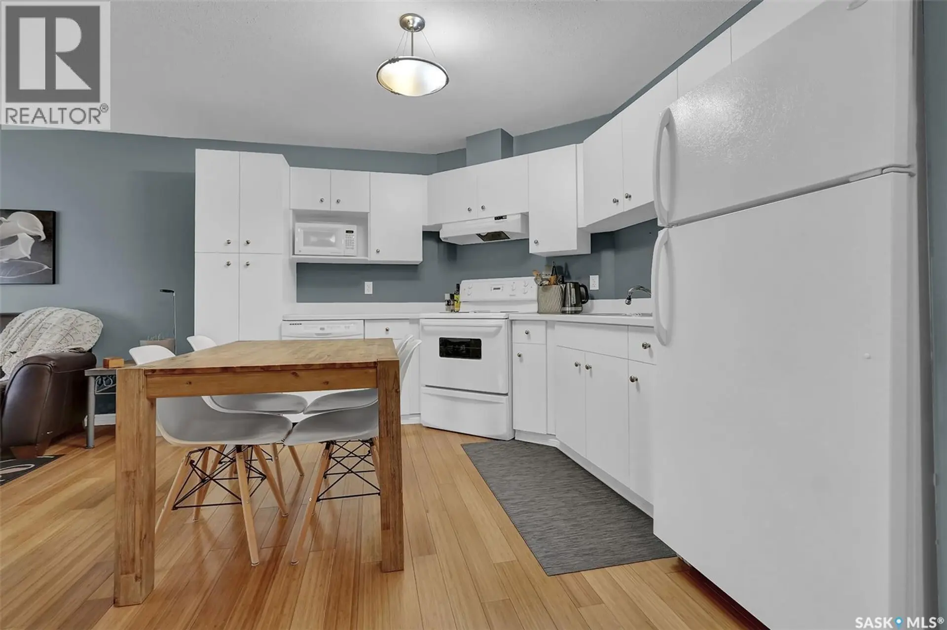 #208 2203 Angus STREET - Image 7