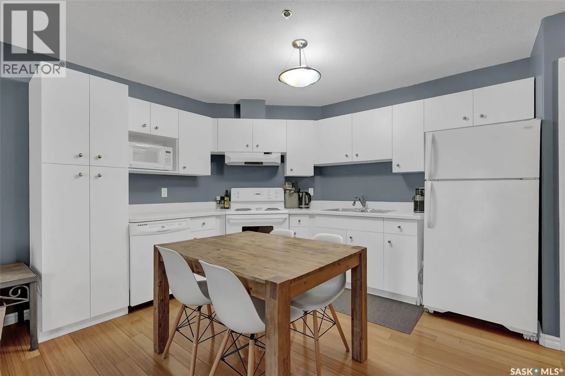 #208 2203 Angus STREET - Image 8