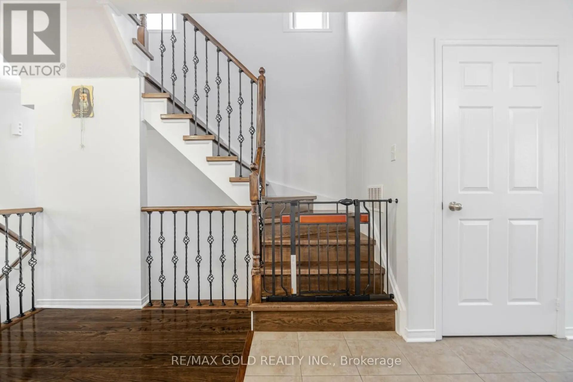 #142 60 FAIRWOOD CIRCLE - Image 8