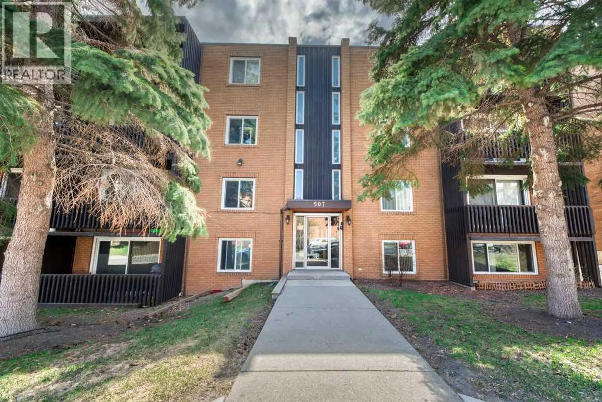 #206 507 57 Avenue SW - Image 1