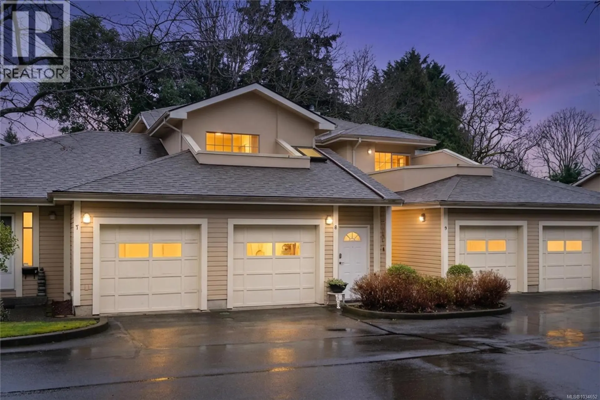Property at #8 909 Admirals Rd, Esquimalt, BC