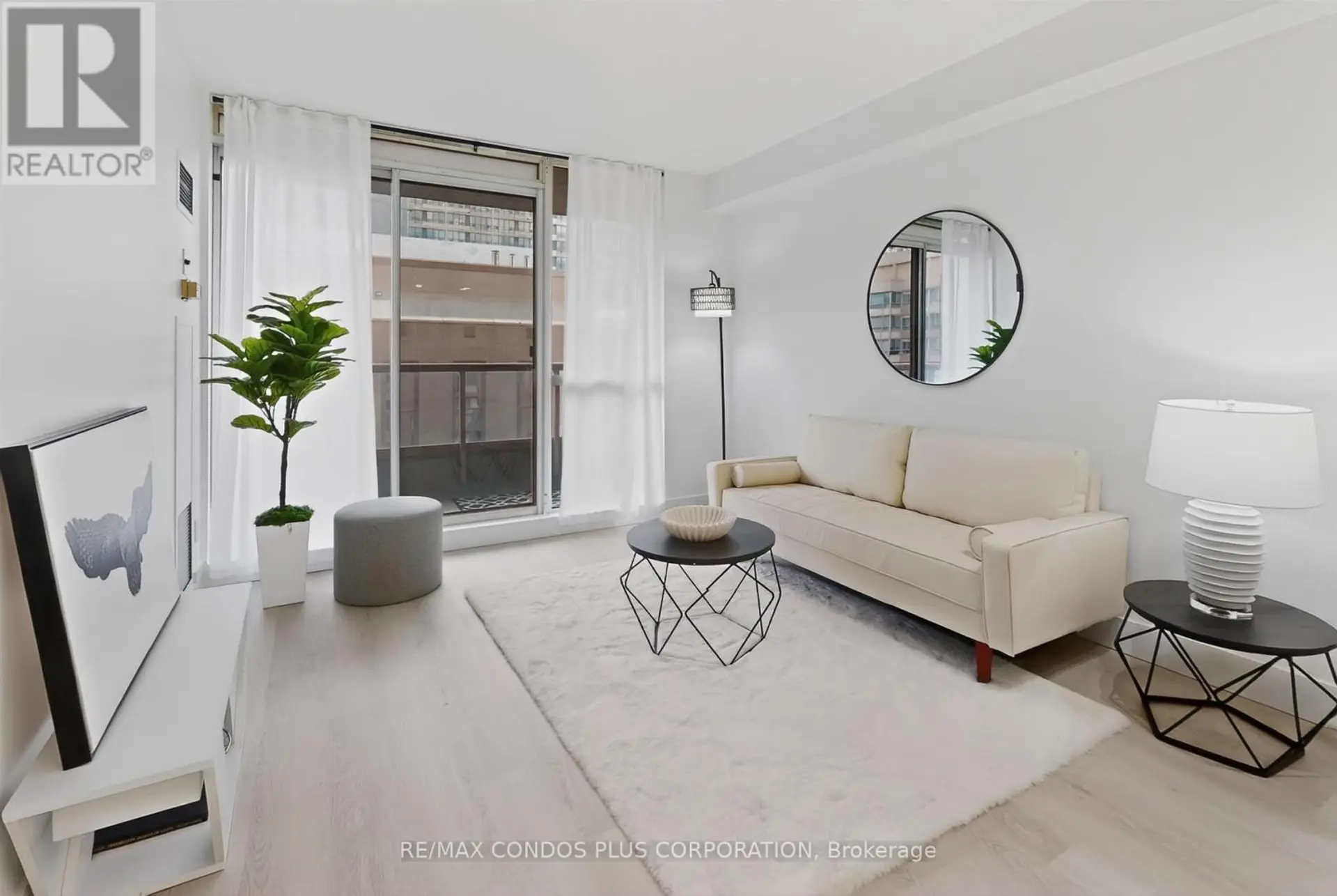 #1601 736 BAY STREET - Image 10