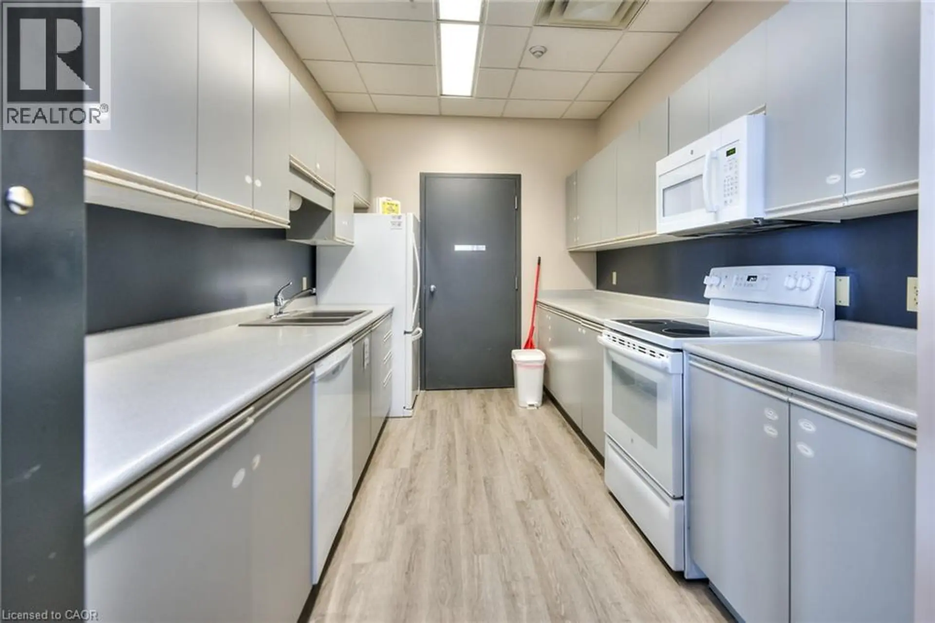 #905 190 HESPELER Road - Image 10