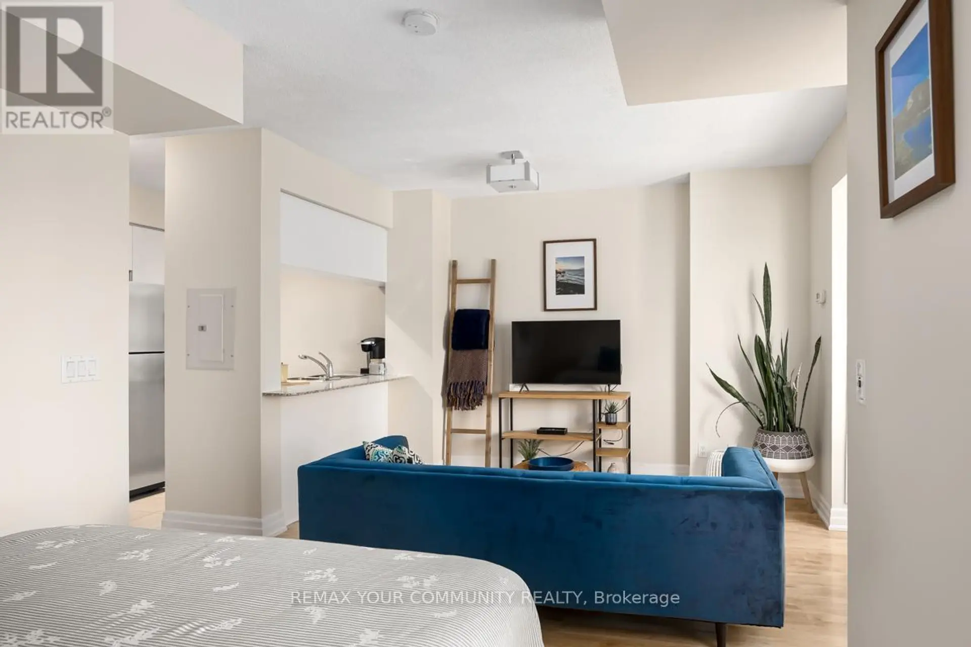 #1108 8 SCOLLARD STREET - Image 5