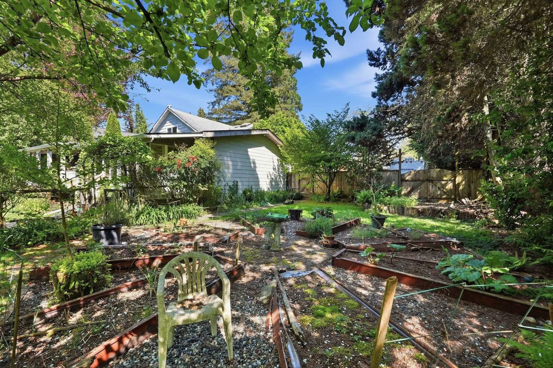 8983 Trattle Street - Image 13