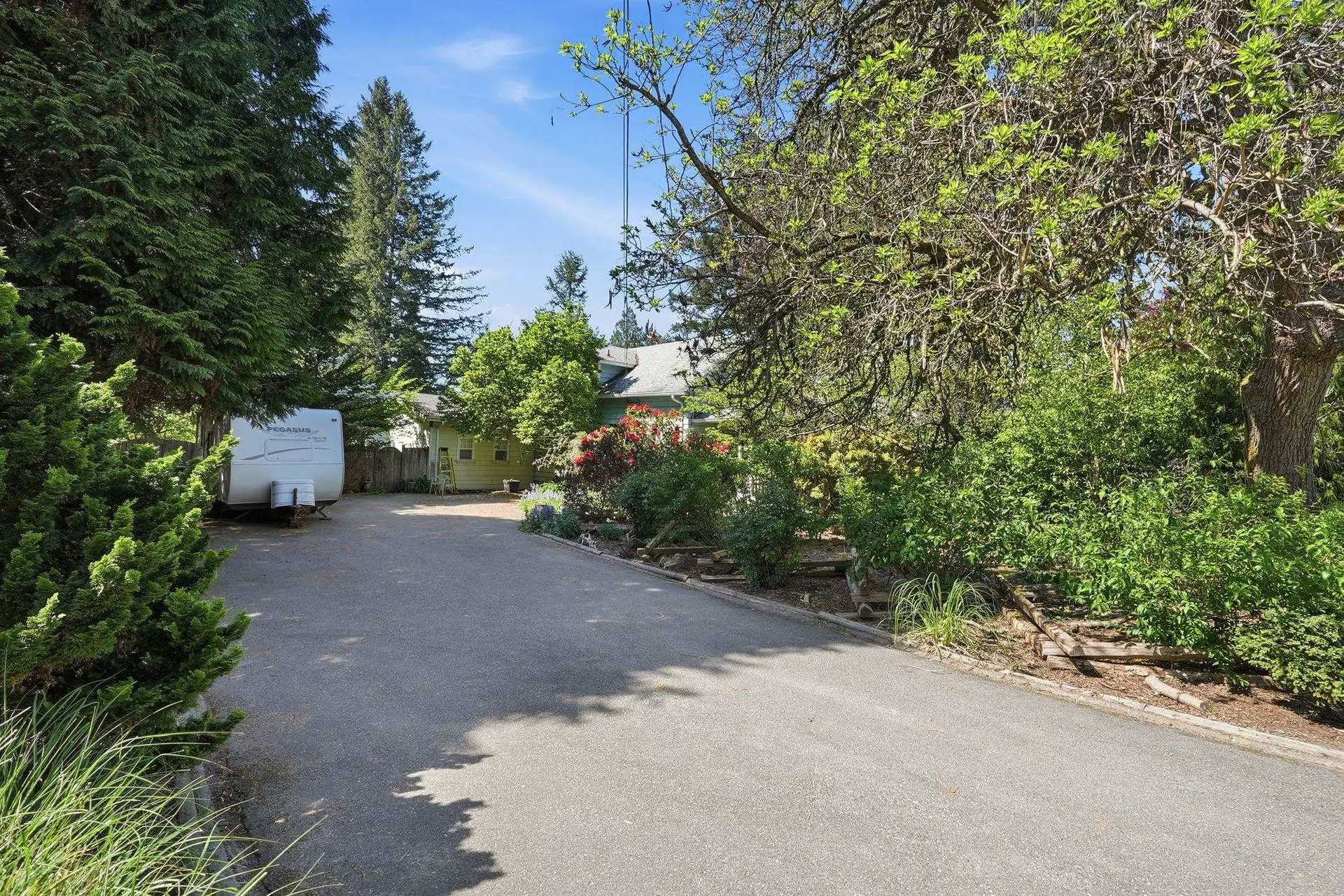 8983 Trattle Street - Image 3