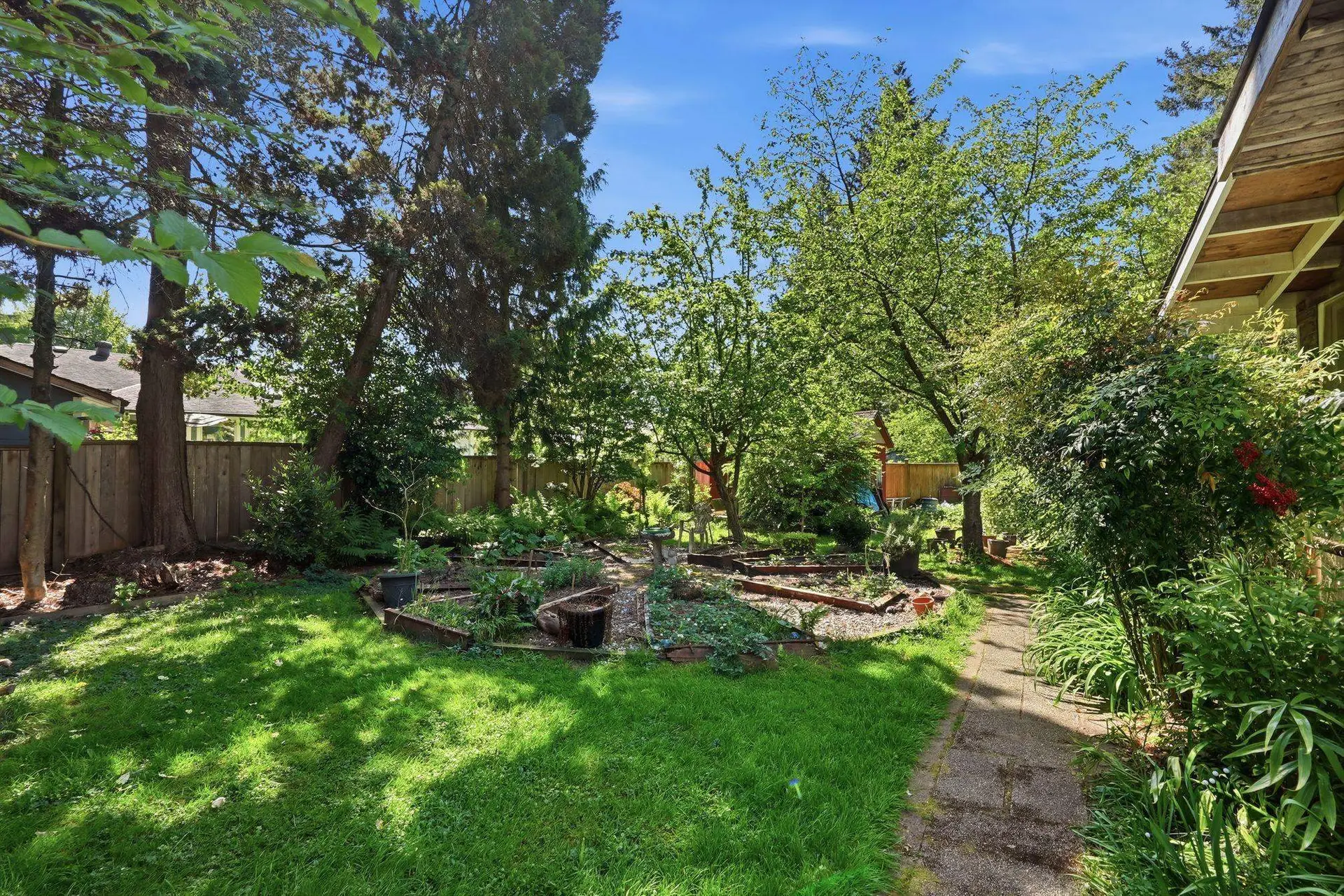 8983 Trattle Street - Image 11