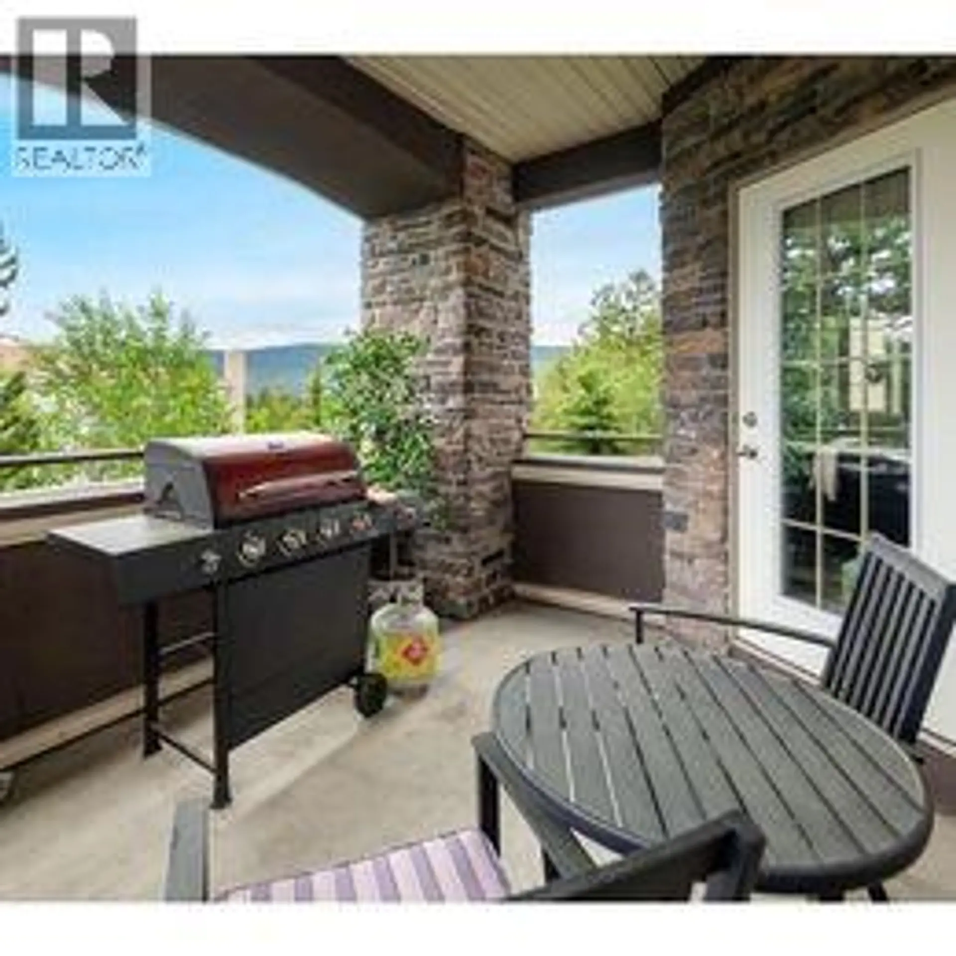 #1110 1875 Country Club Drive - Image 4