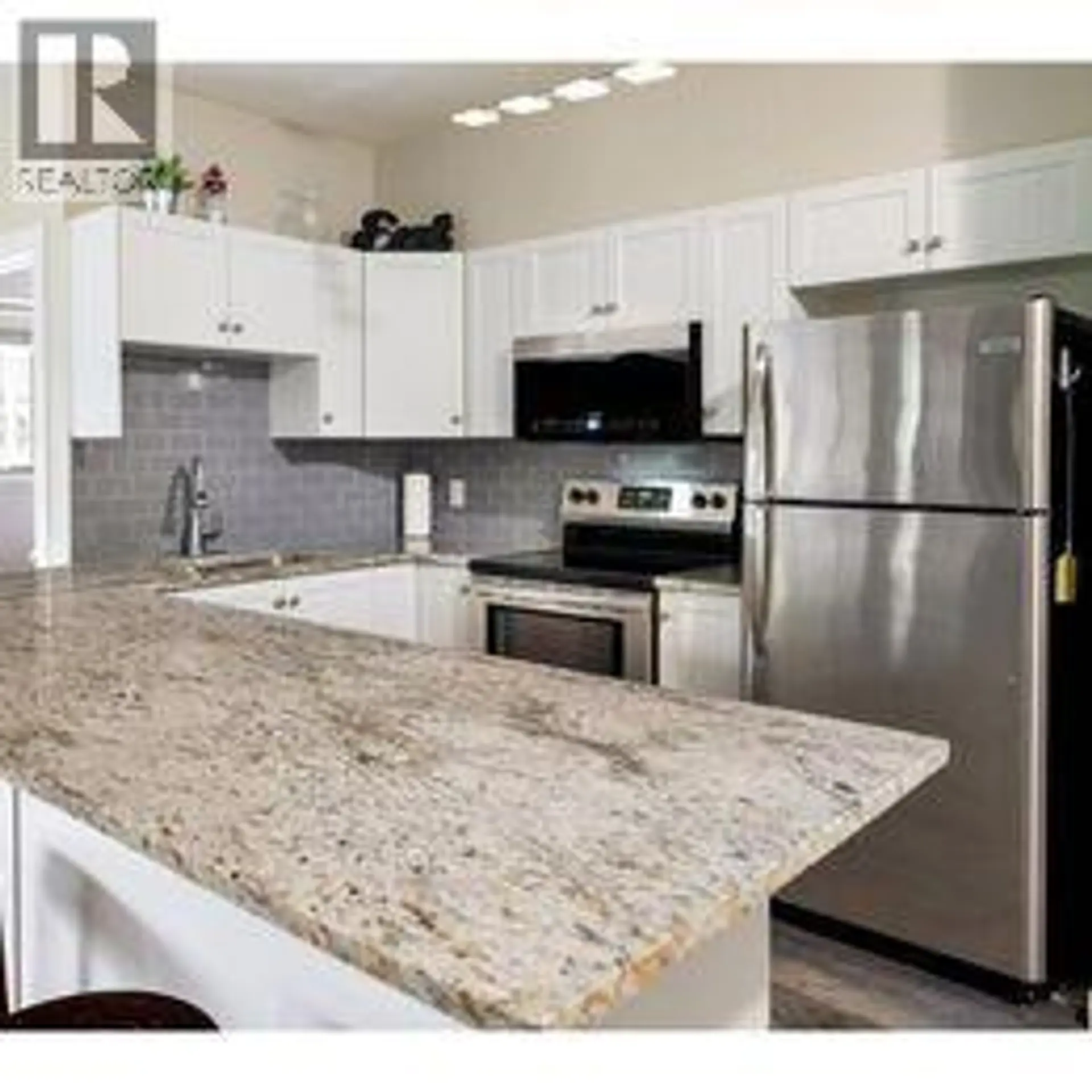 #1110 1875 Country Club Drive - Image 6